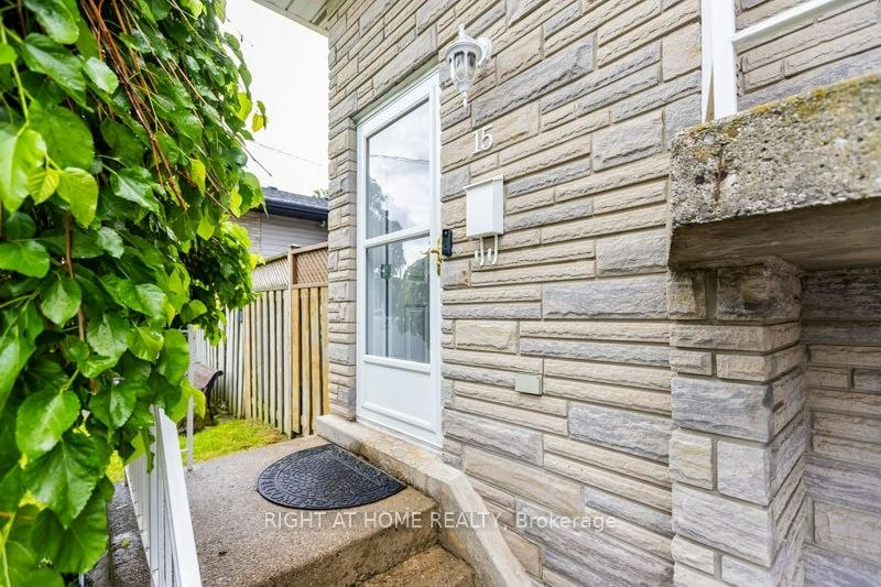 15 Tuna Court, Hamilton, ON, L8W 1S1 - 3
