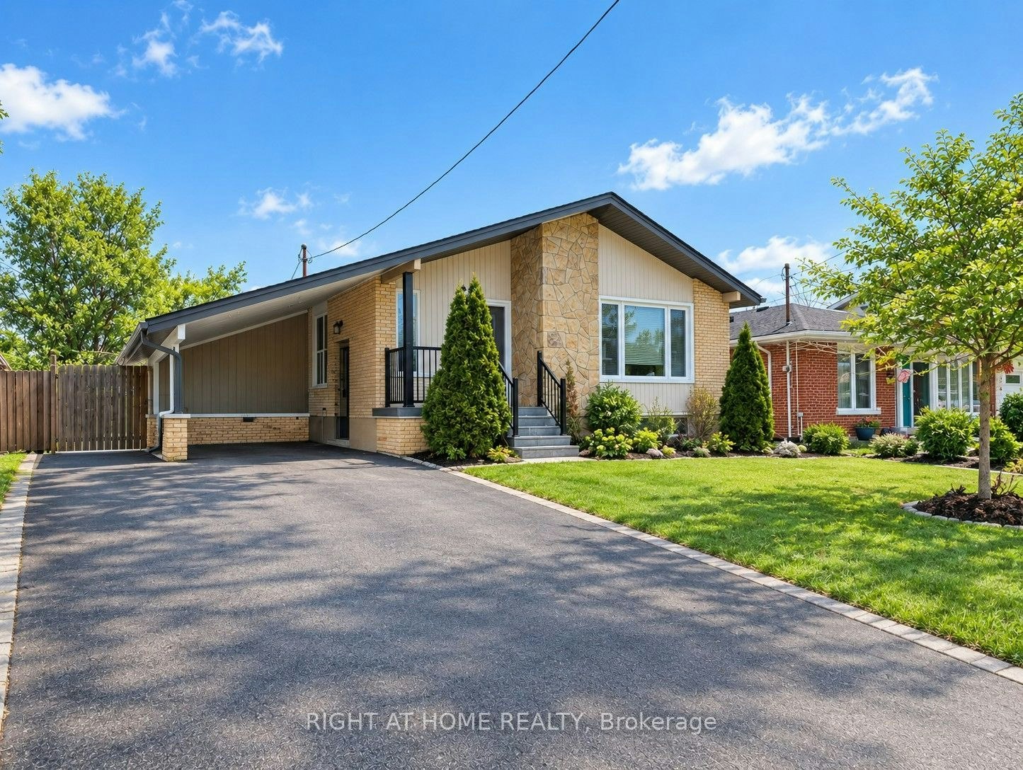 upper-30 San Remo Drive, Hamilton, ON, L9C 5N3