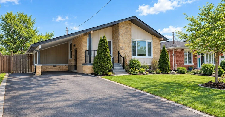 upper-30 San Remo Drive, Hamilton, ON, L9C 5N3