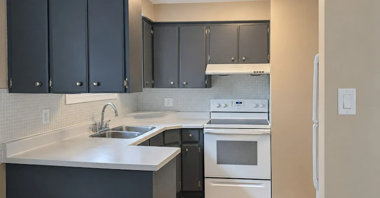 upper-30 San Remo Drive, Hamilton, ON, L9C 5N3 - 2
