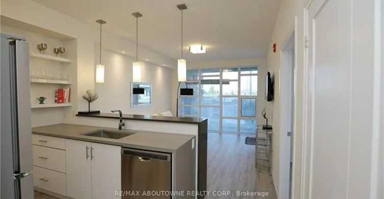 101-10 Concord Place, Grimsby, ON, L3M 0G6 - 6