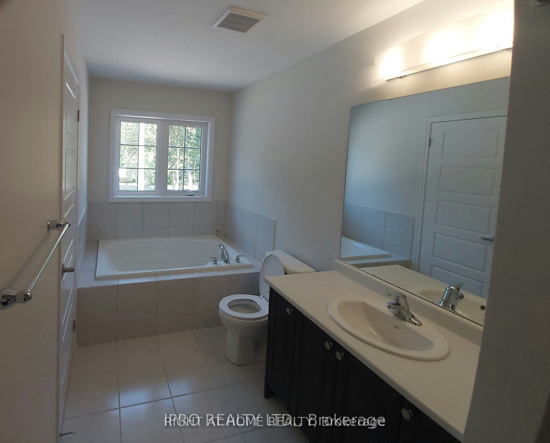 8895 Chickory Trail, Niagara Falls, ON, L2H 3S3 - 8