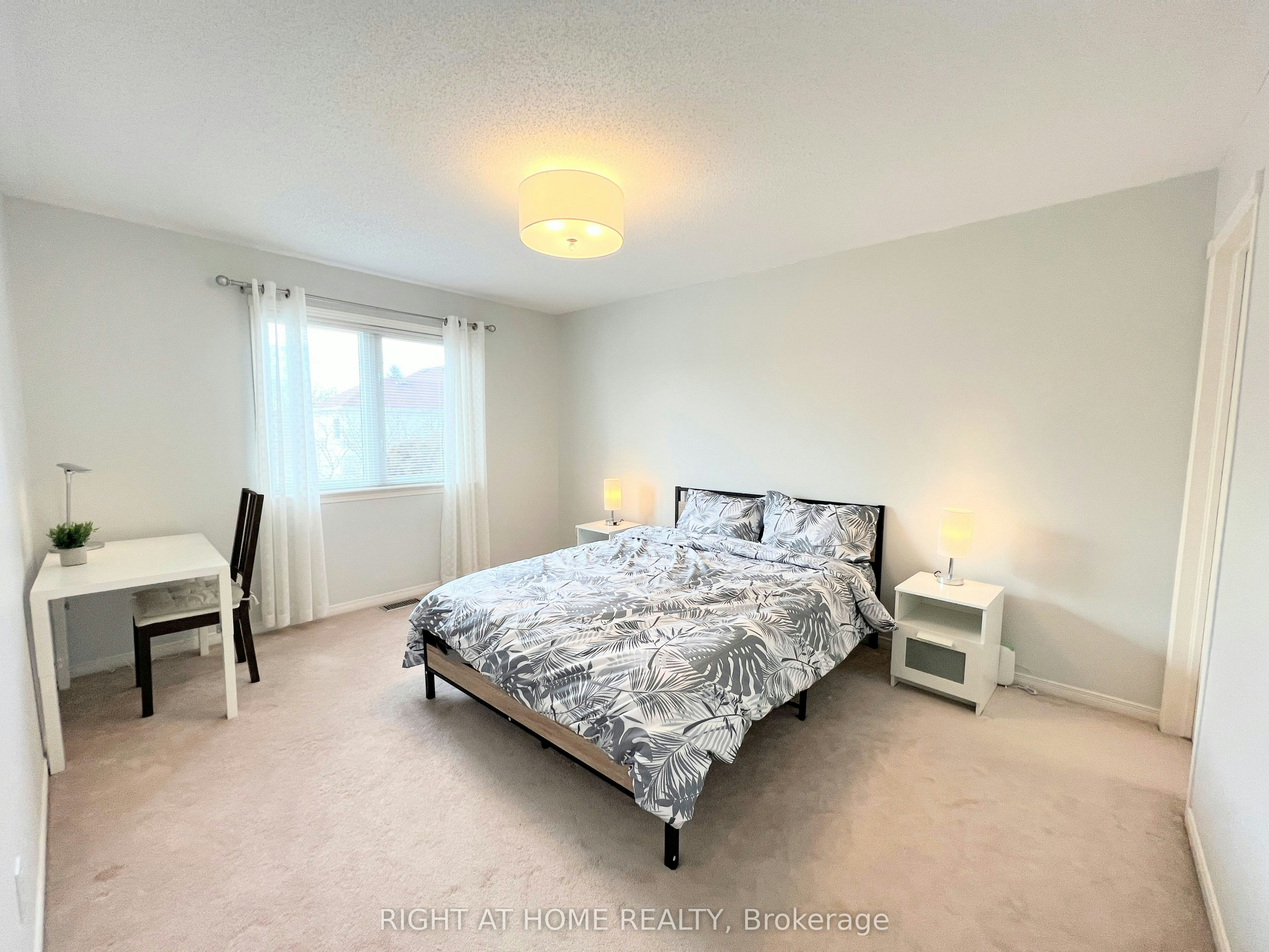 31 Forillon Crescent, Ottawa, ON, K2M 2W7 - 31