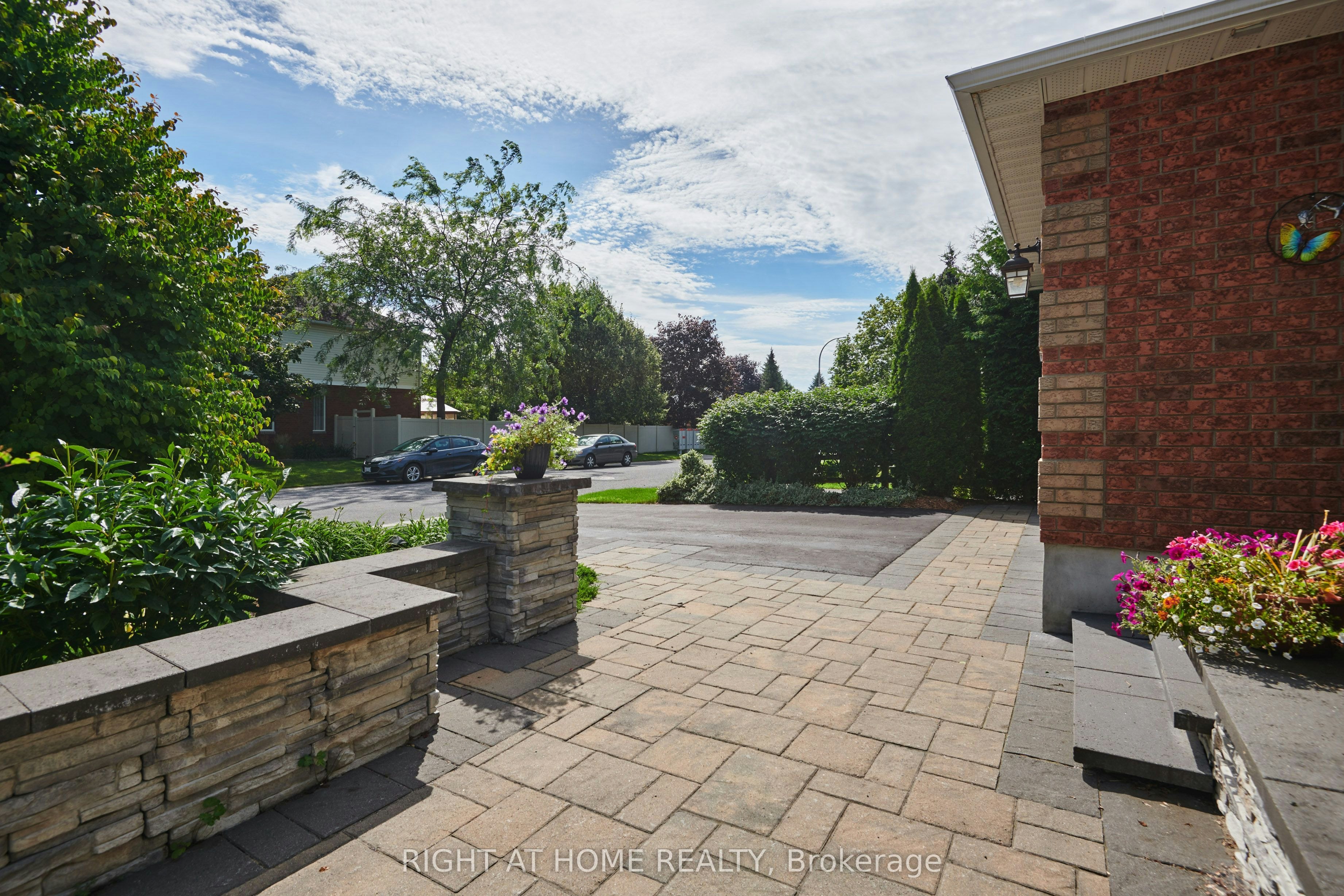 31 Forillon Crescent, Ottawa, ON, K2M 2W7 - 4