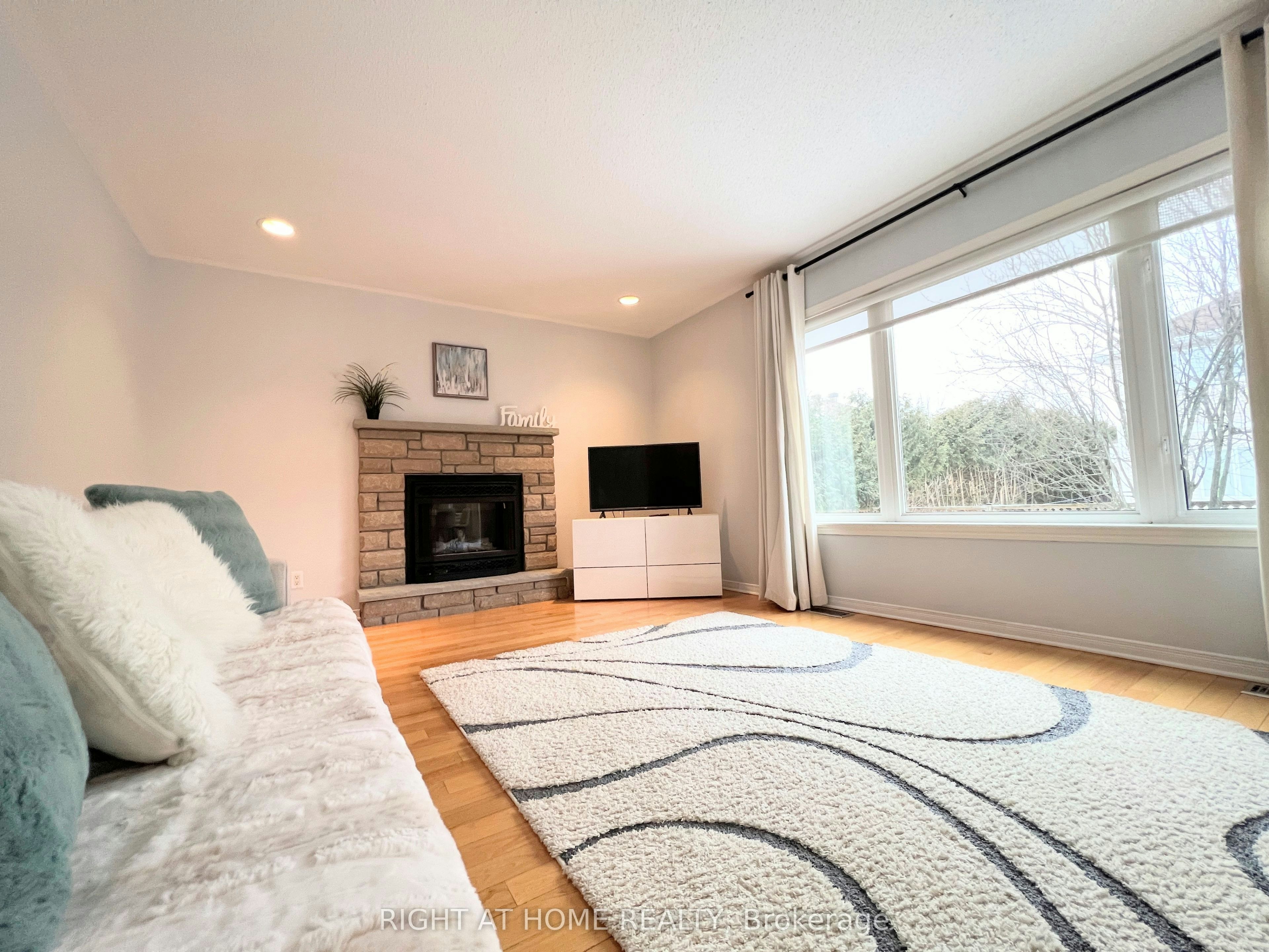 31 Forillon Crescent, Ottawa, ON, K2M 2W7 - 17