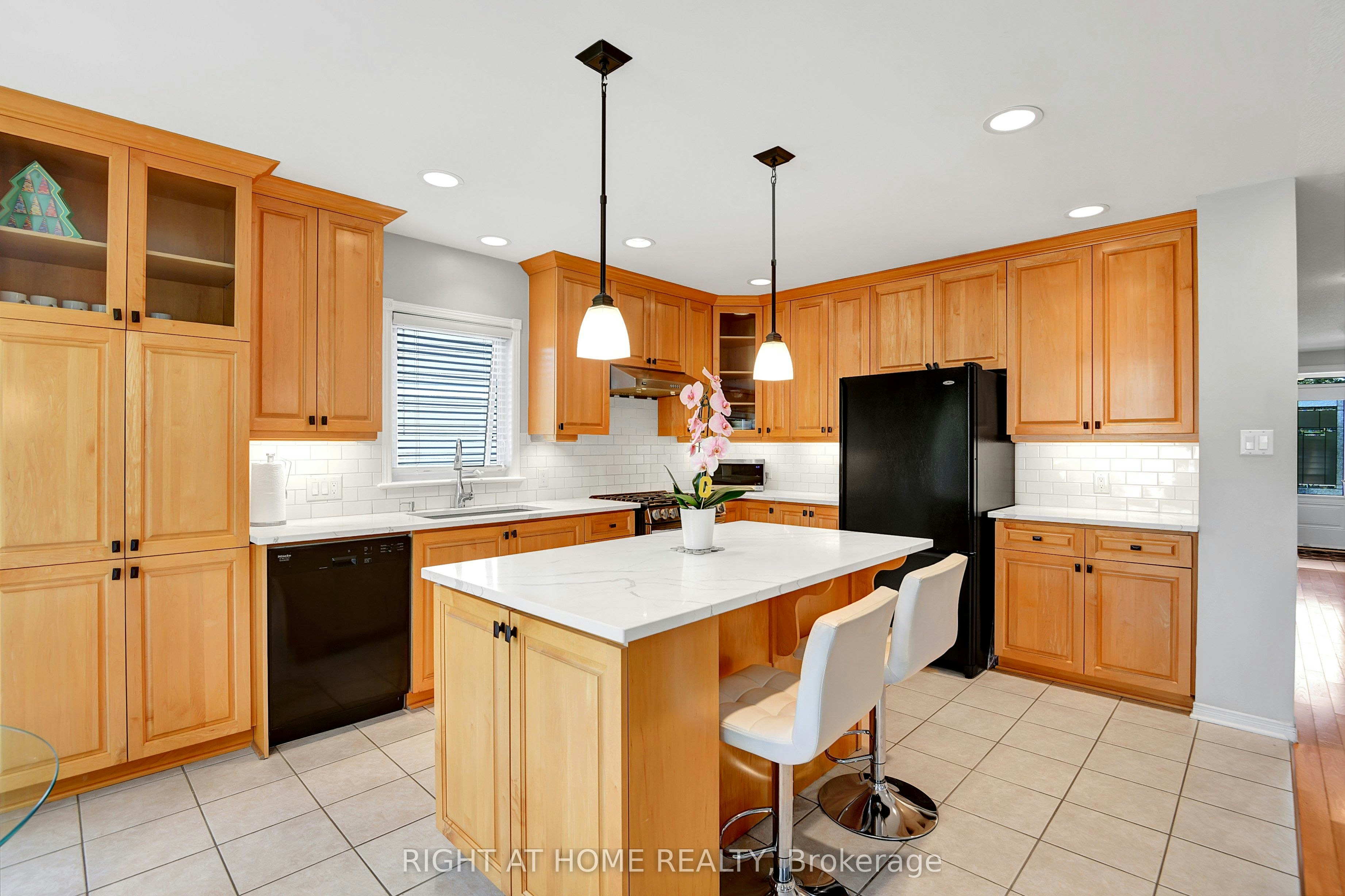 31 Forillon Crescent, Ottawa, ON, K2M 2W7 - 16