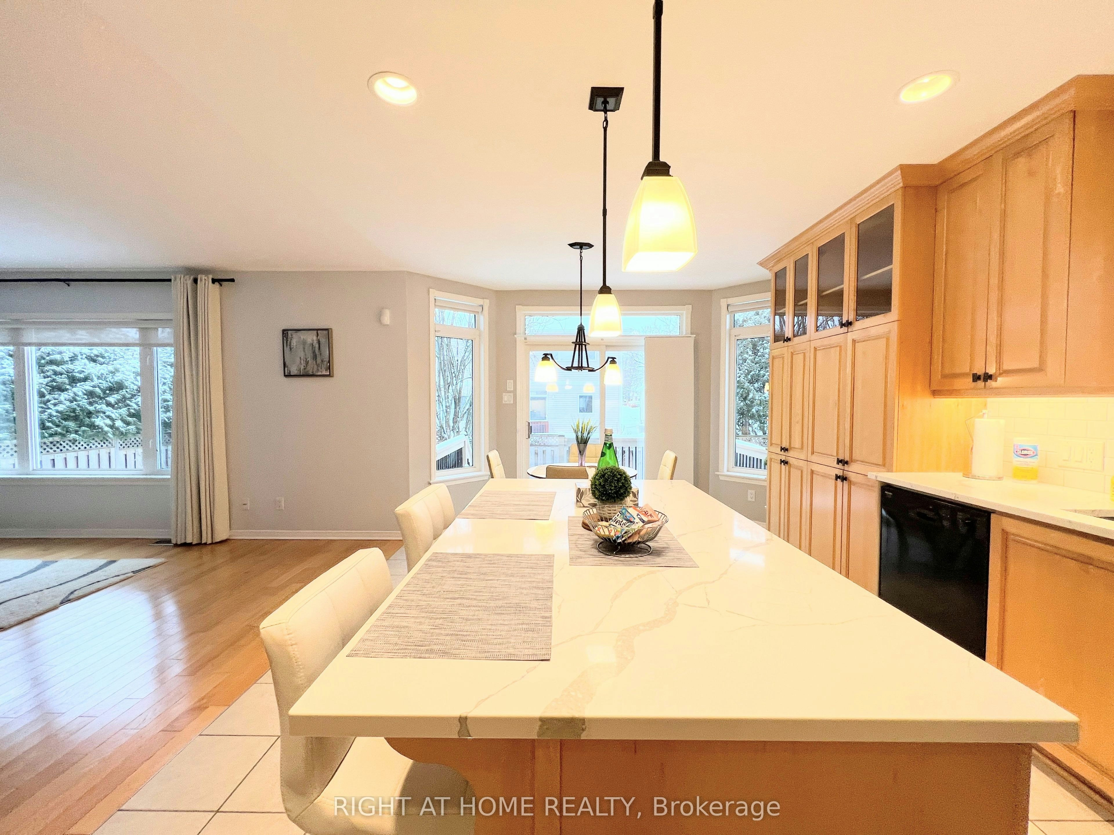 31 Forillon Crescent, Ottawa, ON, K2M 2W7 - 13