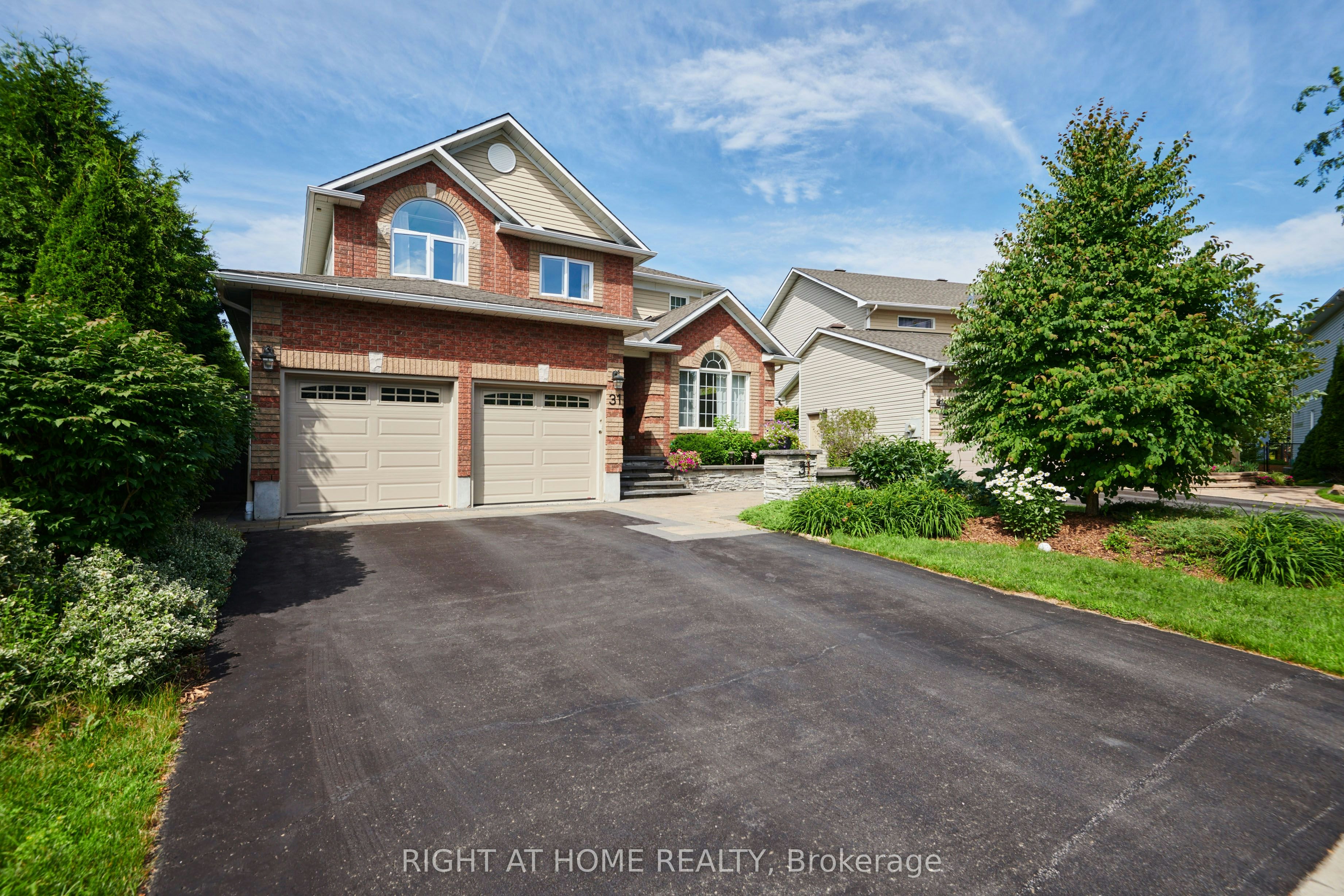 31 Forillon Crescent, Ottawa, ON, K2M 2W7 - 2