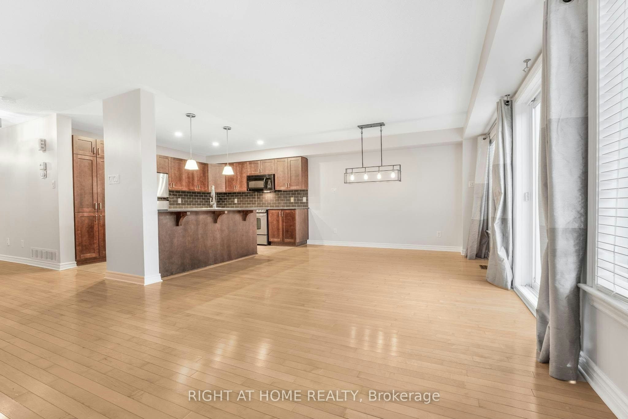 514 Cherokee Way, Ottawa, ON, K2S 0H5 - 9