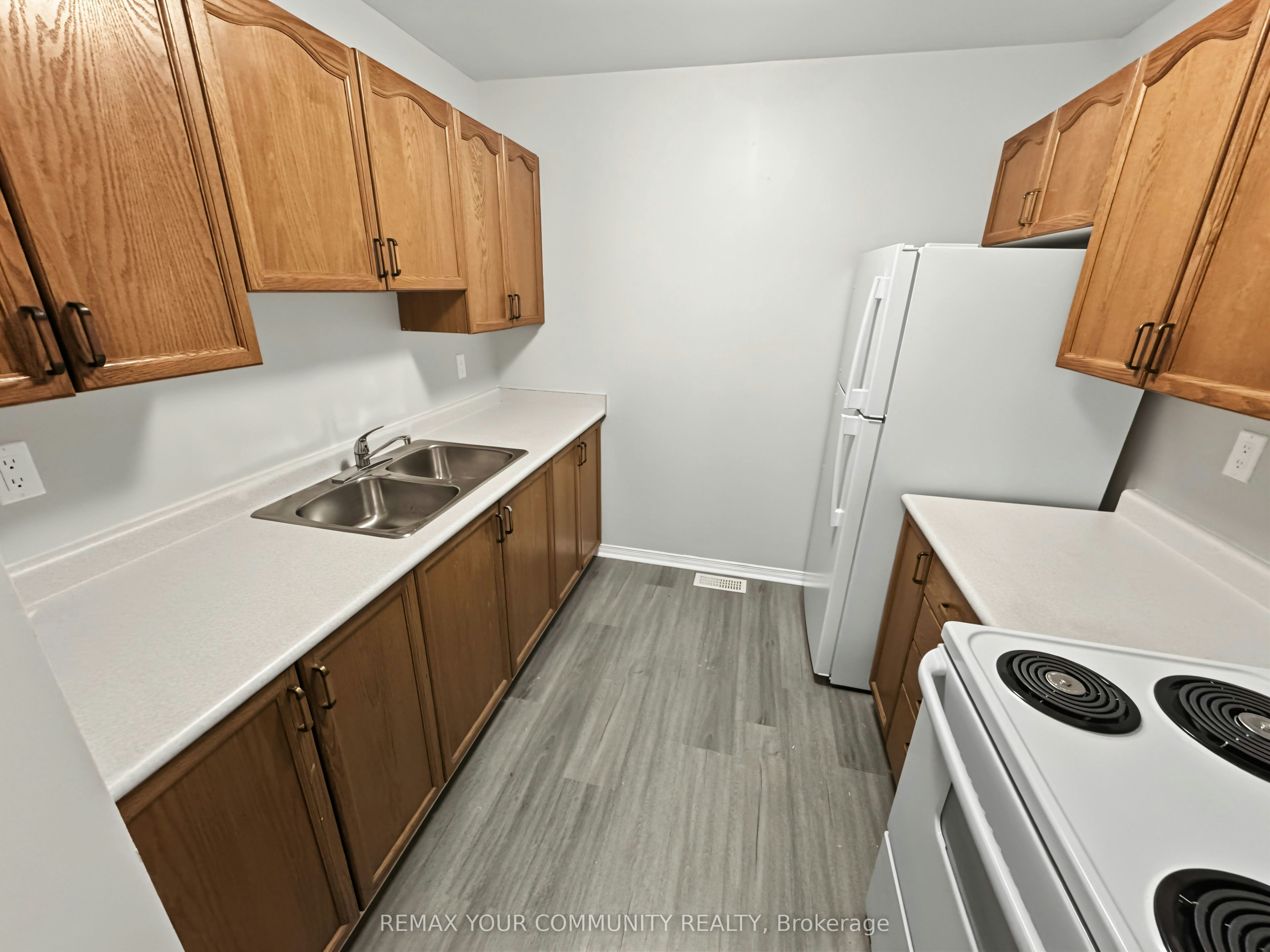 214-10 Riverside Drive, Kawartha Lakes, ON, K0M 1A0 - 4