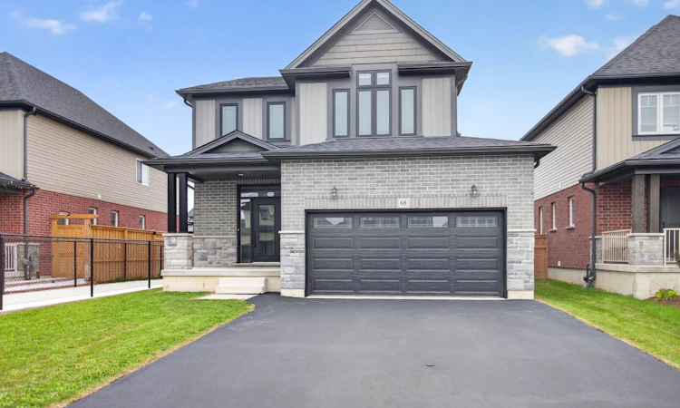 68 Davidson Drive W