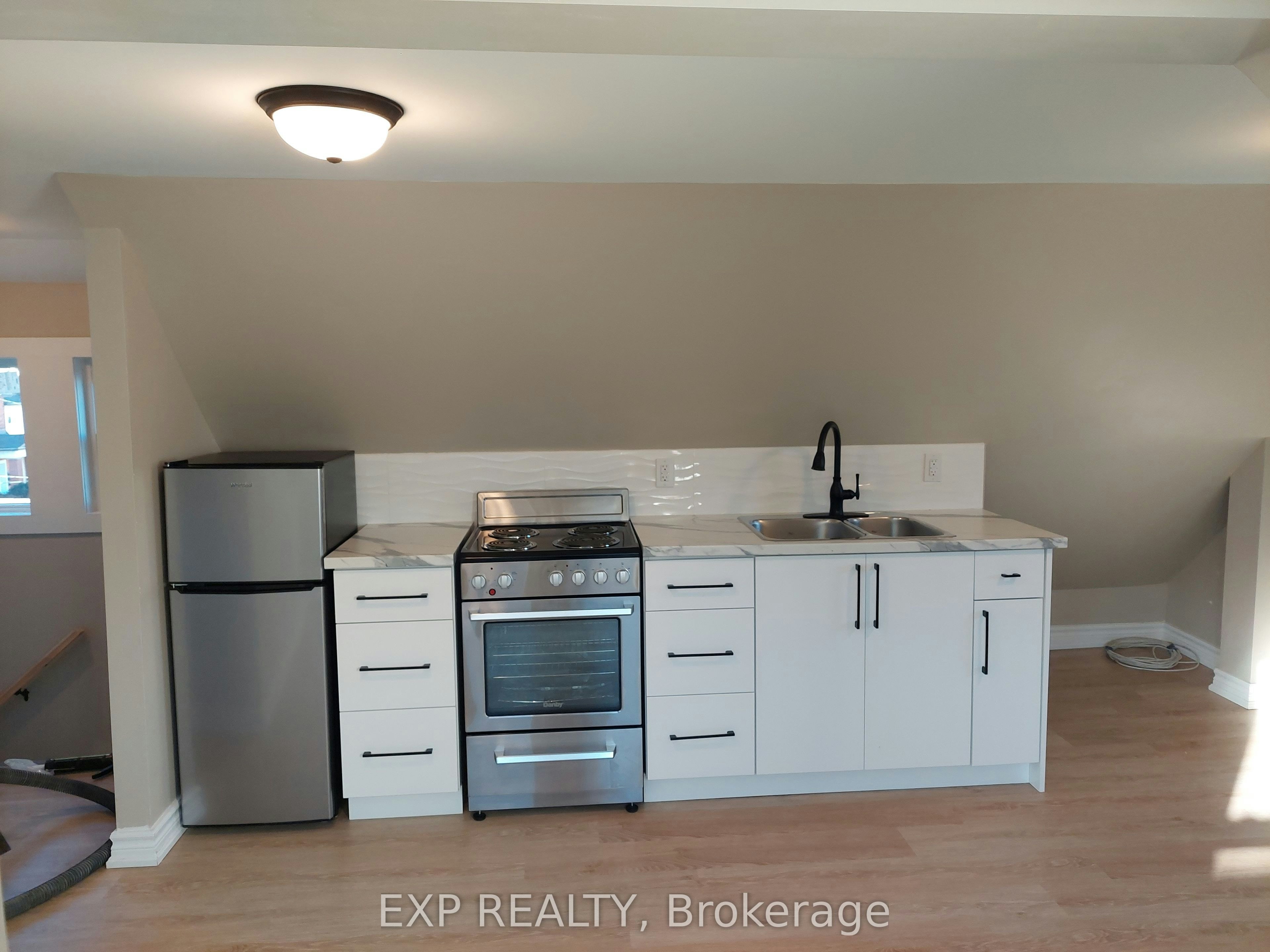 LOFT-148 Gibson Avenue, Hamilton, ON, L8L 6J8 5