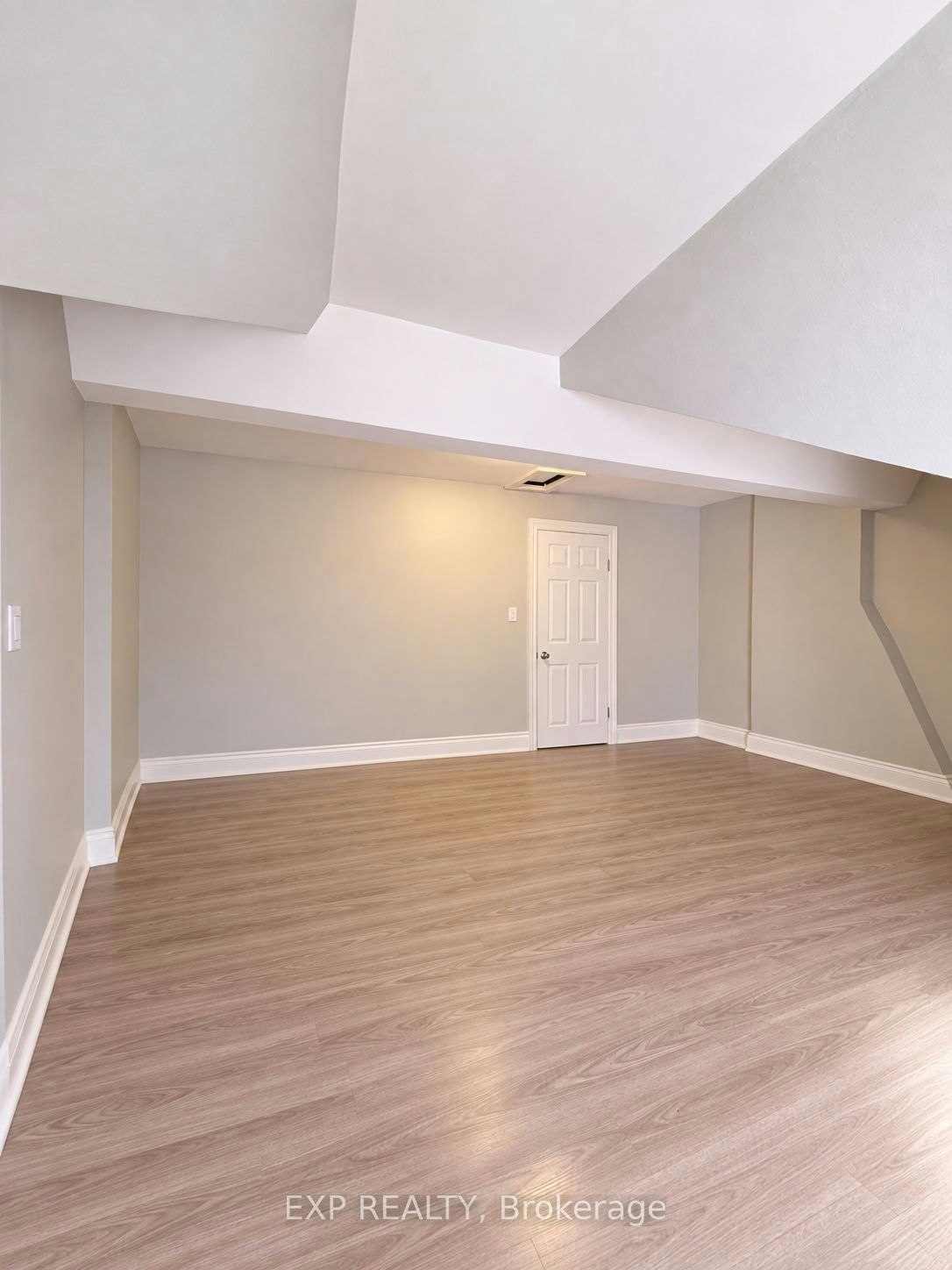 301-72 Victoria Avenue S, Hamilton, ON, L8N 2S7 - 2