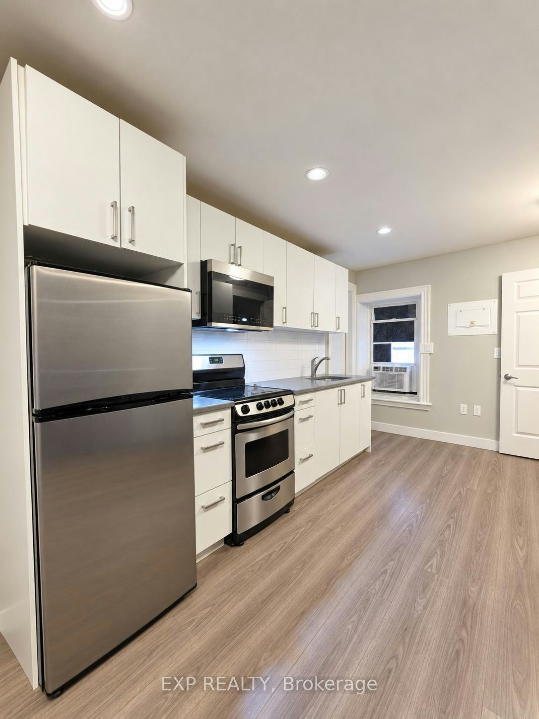 301-72 Victoria Avenue S, Hamilton, ON, L8N 2S7 - 5