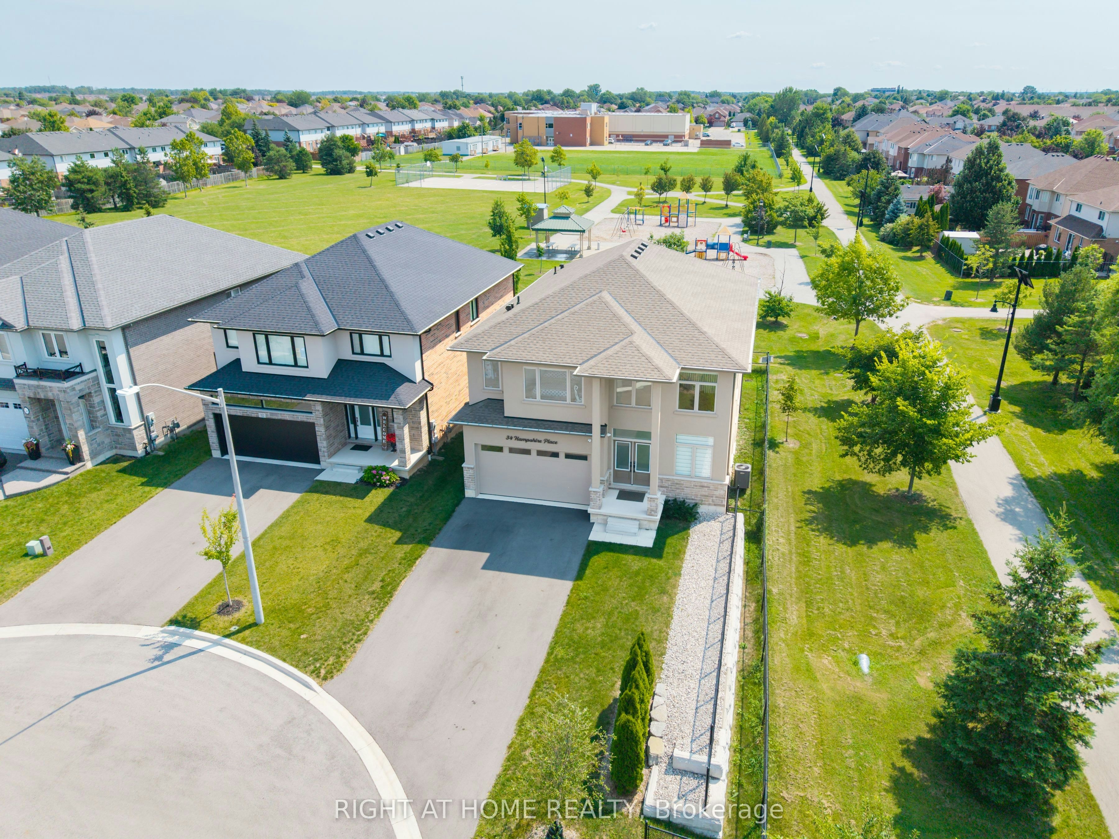 34 Hampshire Place, Hamilton, ON, L8J 3W8