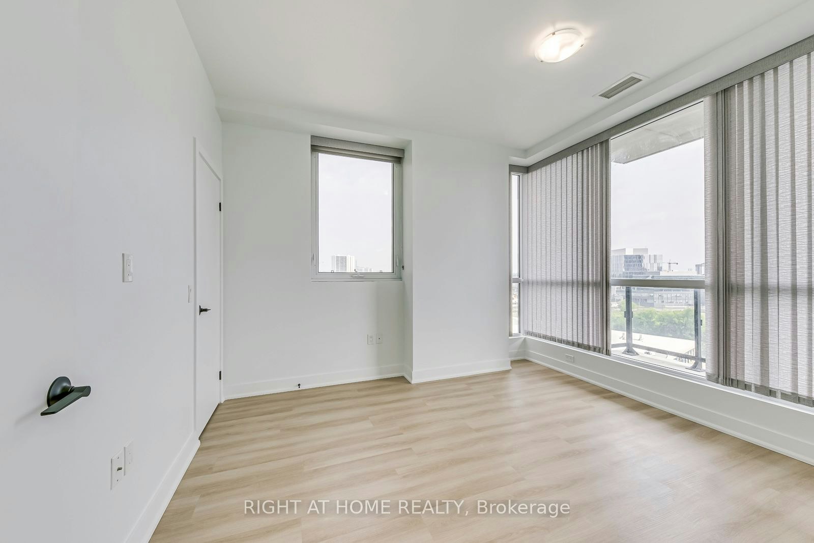 1102-100 Garment Street, Kitchener, ON, N2G 0E2 - 20