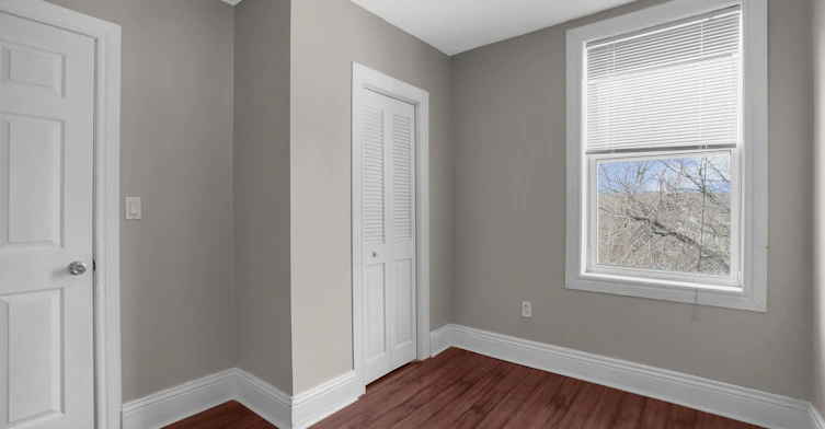201 Bay Street N, Hamilton, ON, L8R 2R1 - 9