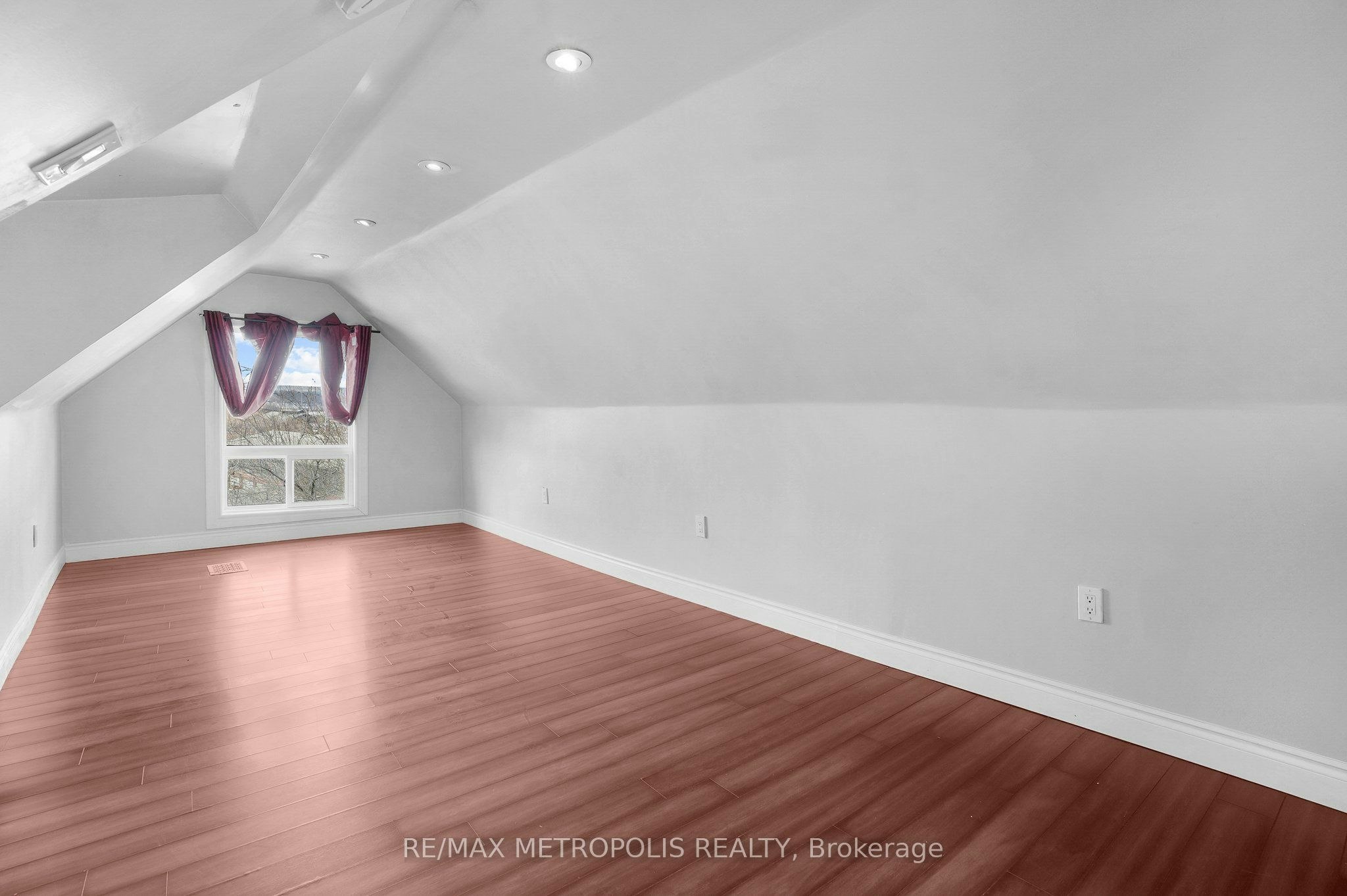 201 Bay Street N, Hamilton, ON, L8R 2R1 - 20