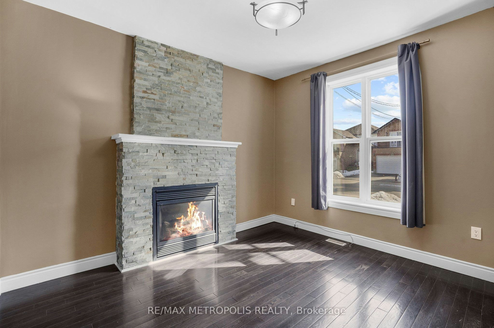 201 Bay Street N, Hamilton, ON, L8R 2R1 - 2