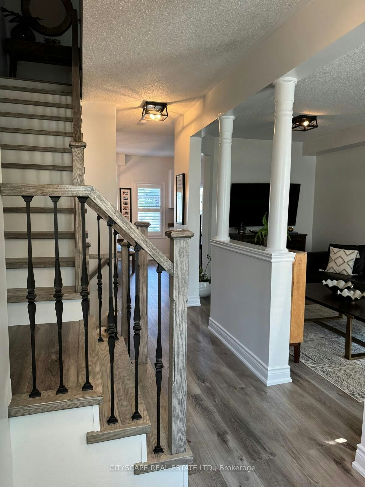 76 Easthampton Road, Hamilton, ON, L8E 6C4 3