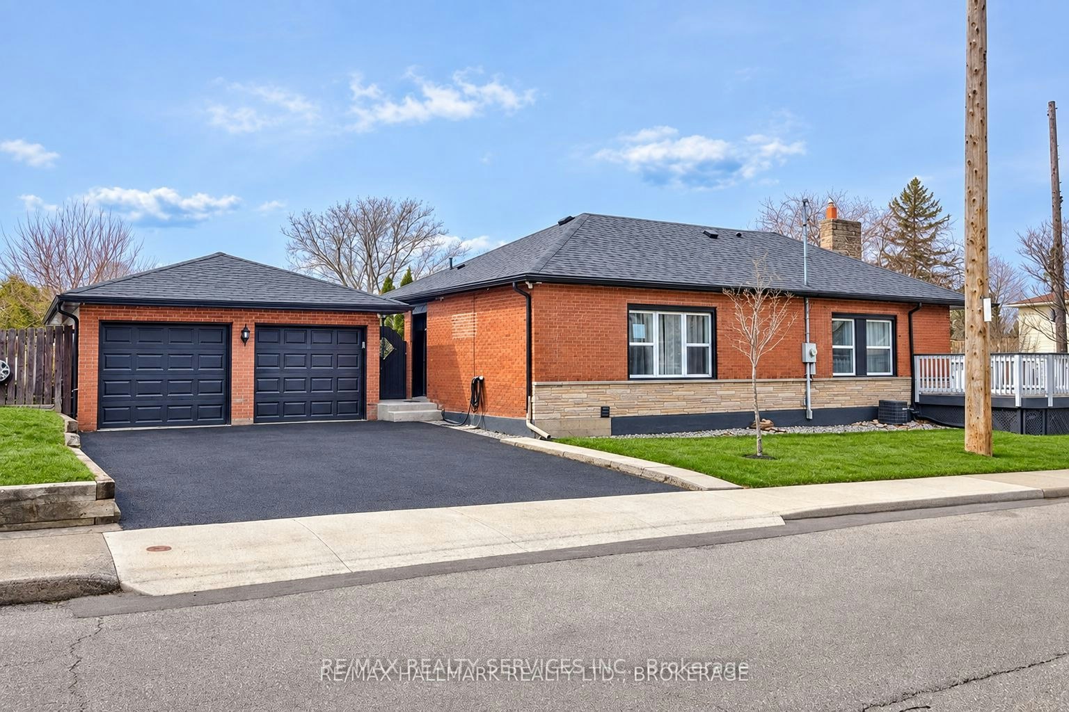 574 Brucedale Avenue E, Hamilton, ON, L8V 1P4
