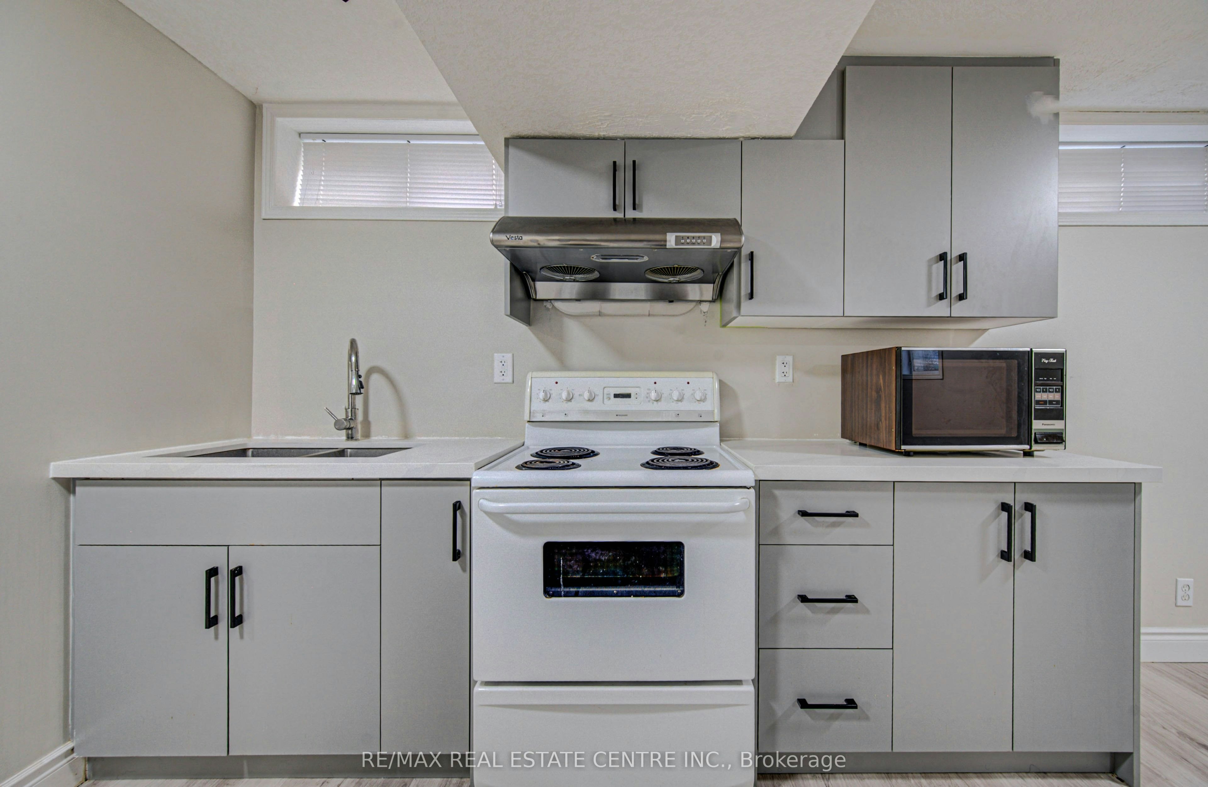 155 Highbrook Street, Kitchener, ON, N2E 3P5 - 24