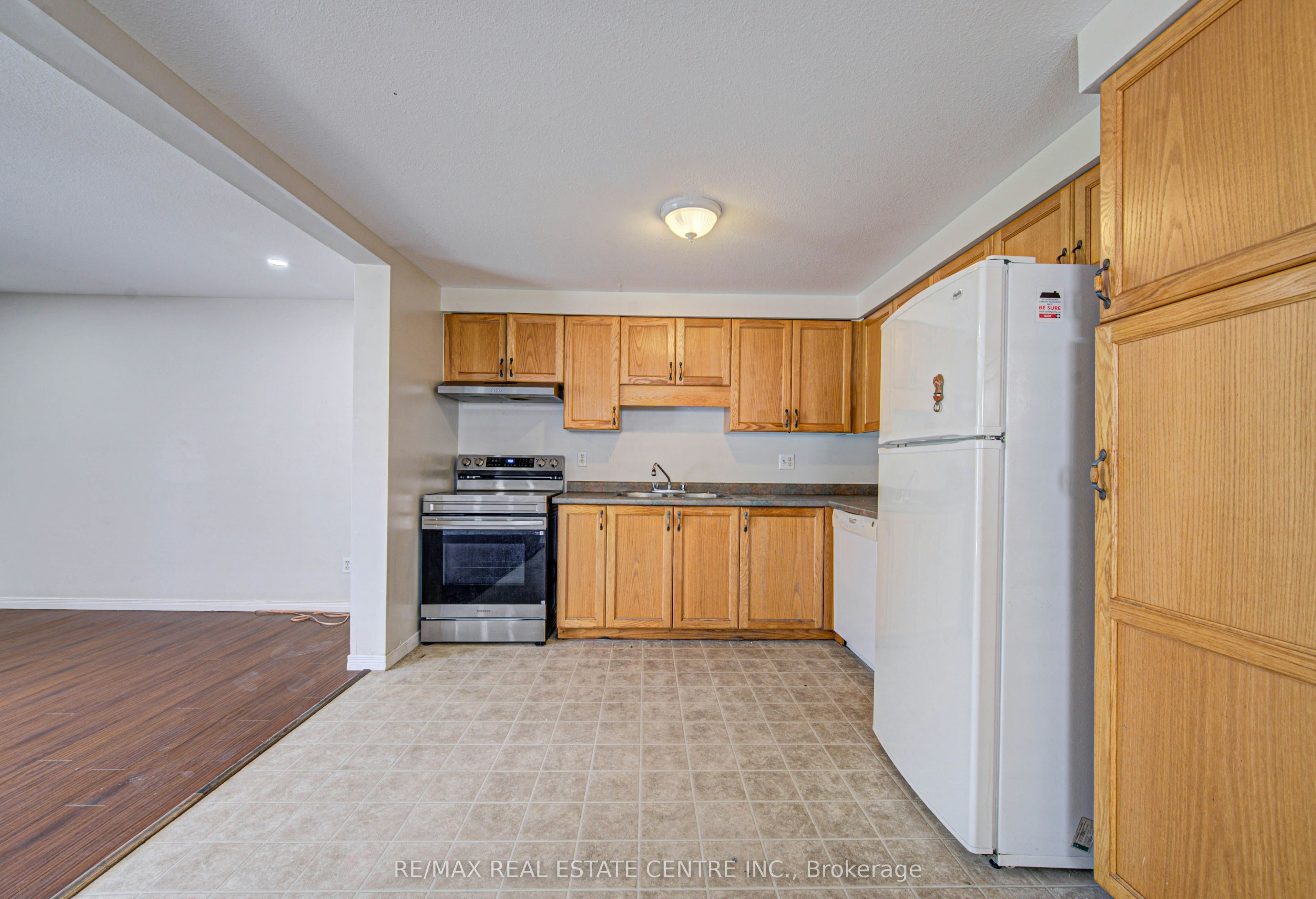 155 Highbrook Street, Kitchener, ON, N2E 3P5 - 8