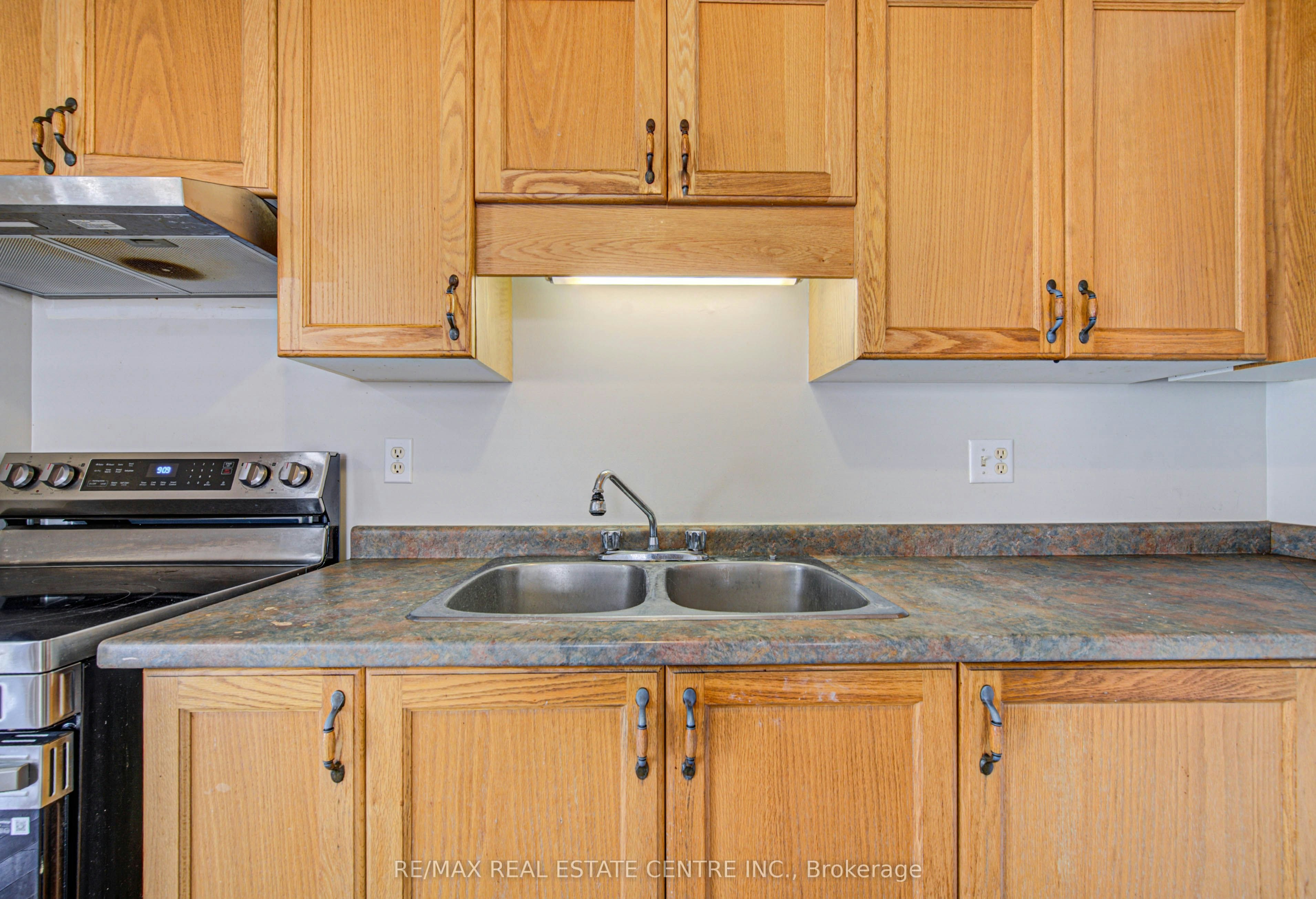155 Highbrook Street, Kitchener, ON, N2E 3P5 - 12