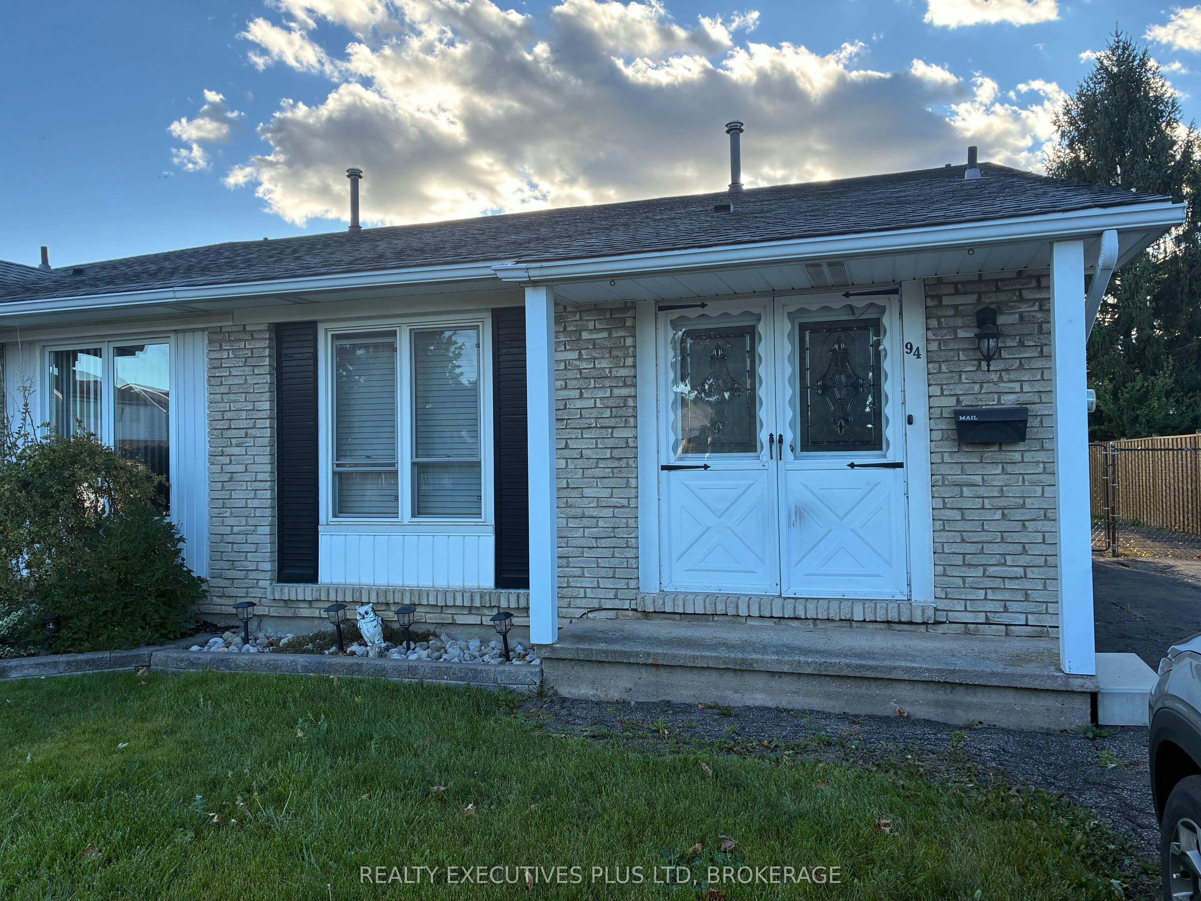 94 Carriage Road, St. Catharines, ON, L2P 3S8
