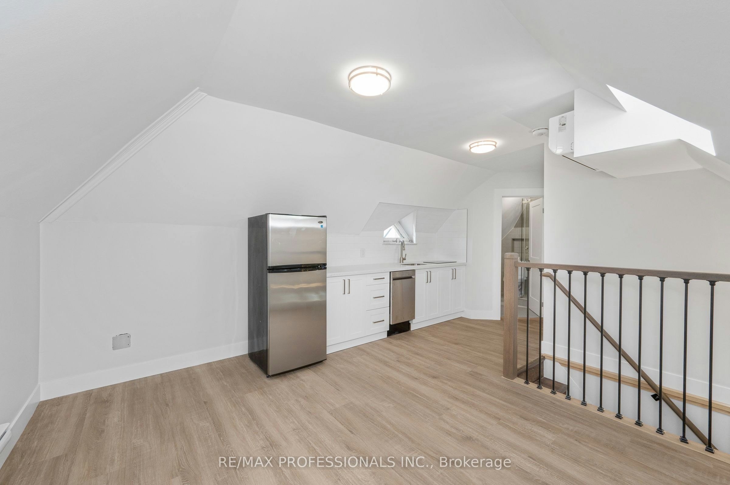 #3-388 Wilson Street, Hamilton, ON, L8L 1S9