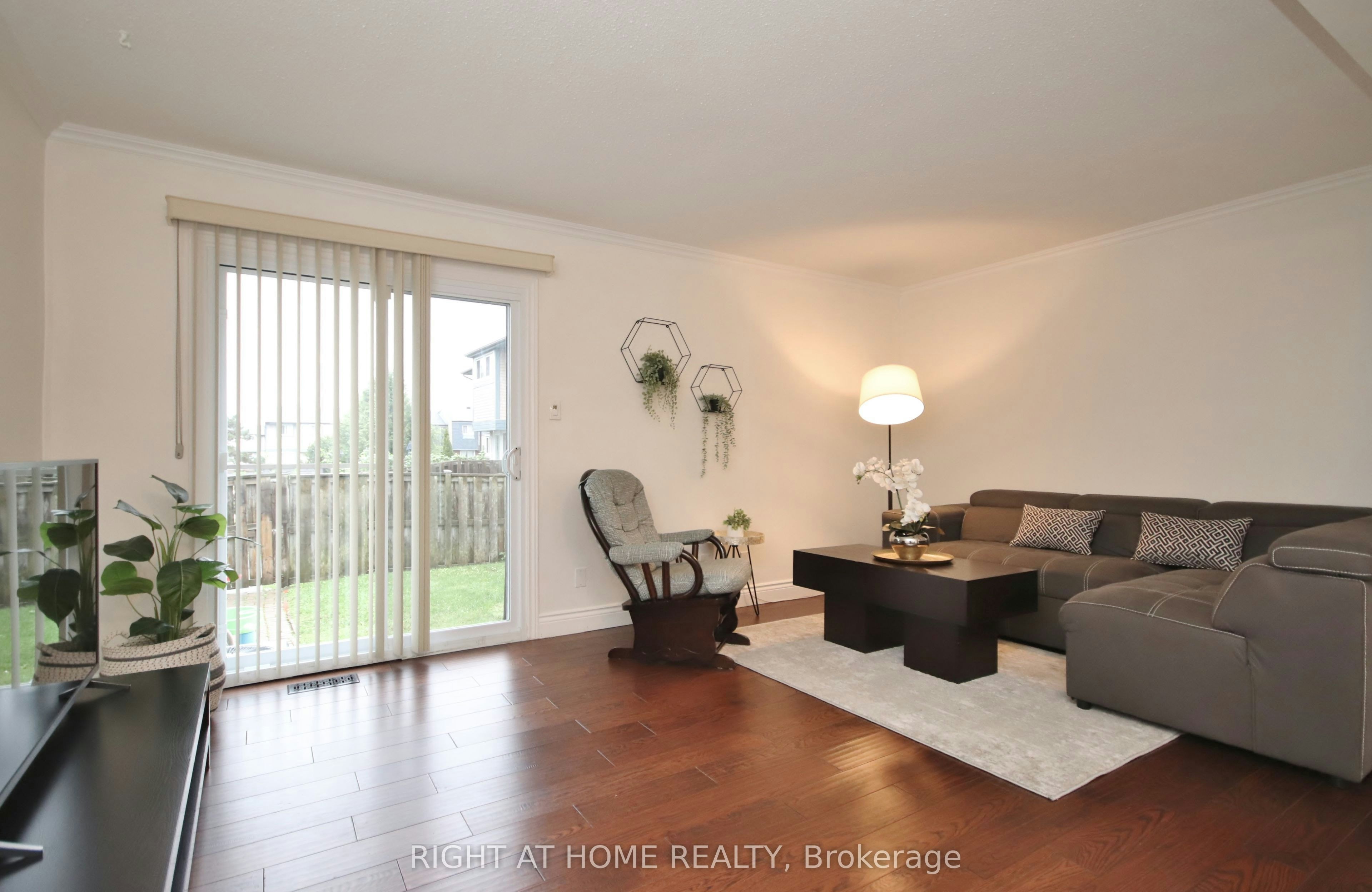 27-3250 Uplands Drive, Ottawa, ON, K1V 0C7 - 9
