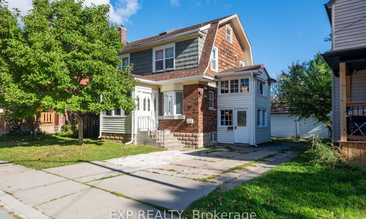 4613 Ryerson Crescent