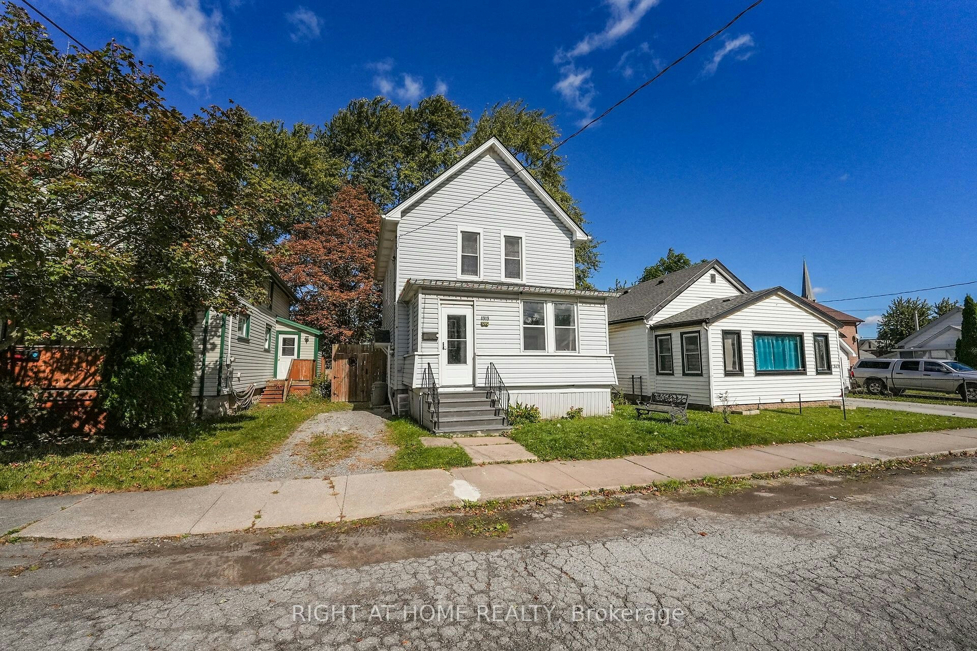 4919 Huron Street, Niagara Falls, ON, L2E 2J4