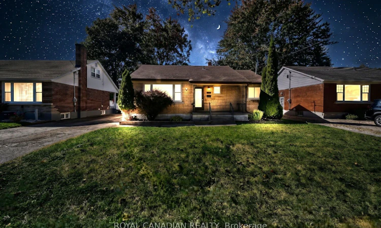 457 Dumfries Avenue