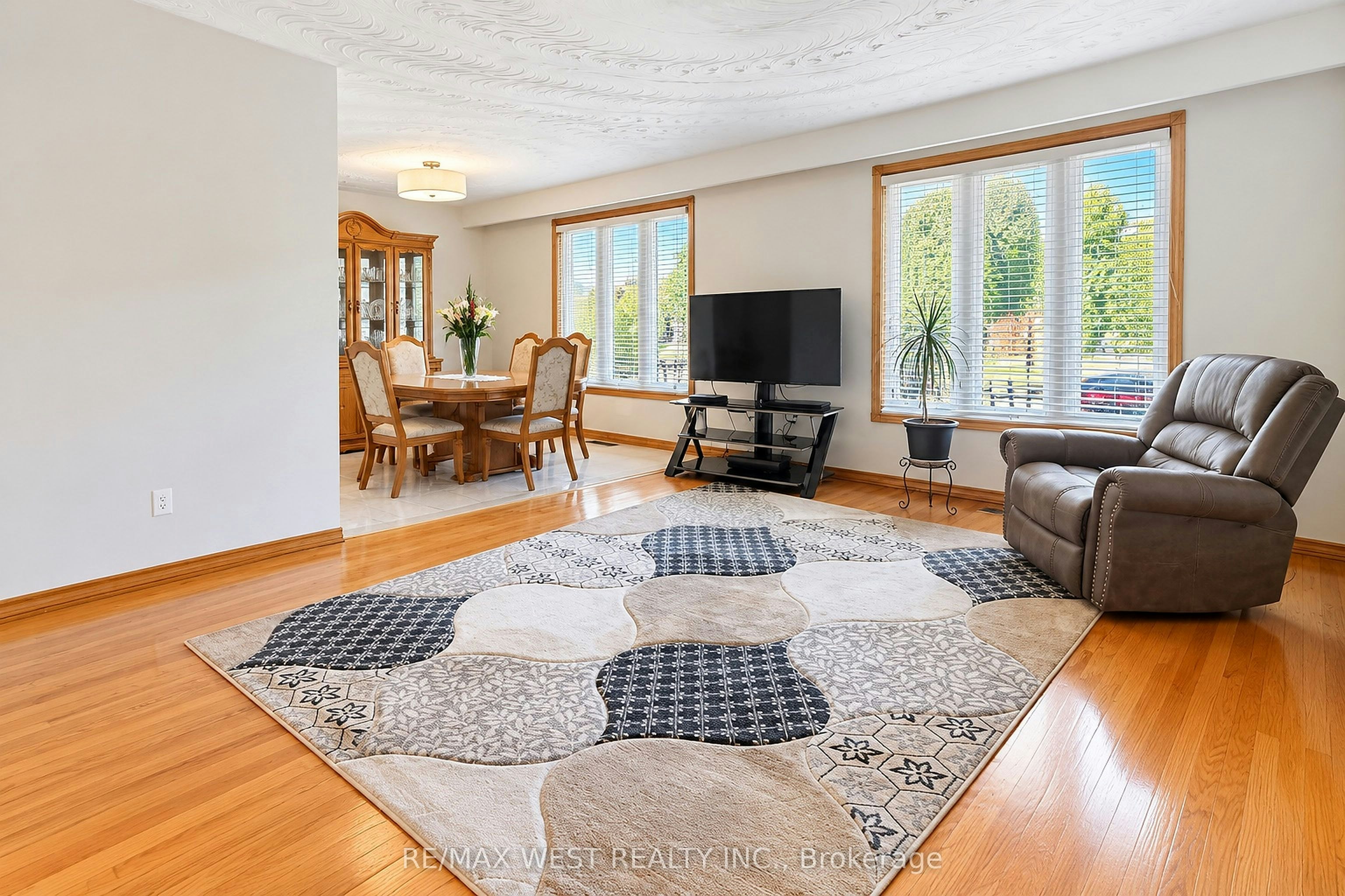 34 Glen Castle Drive, Hamilton, ON, L8G 2Z4 - 4