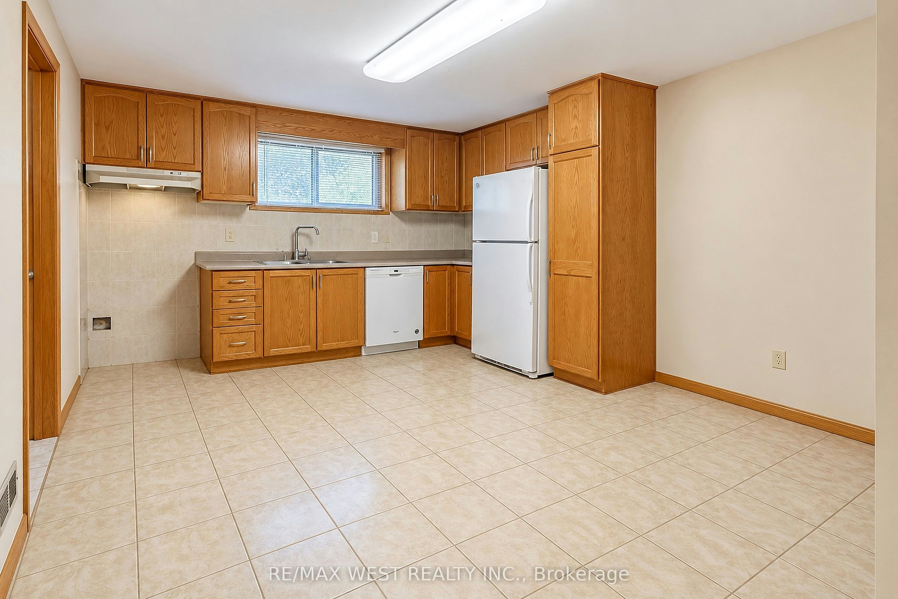 34 Glen Castle Drive, Hamilton, ON, L8G 2Z4 - 17