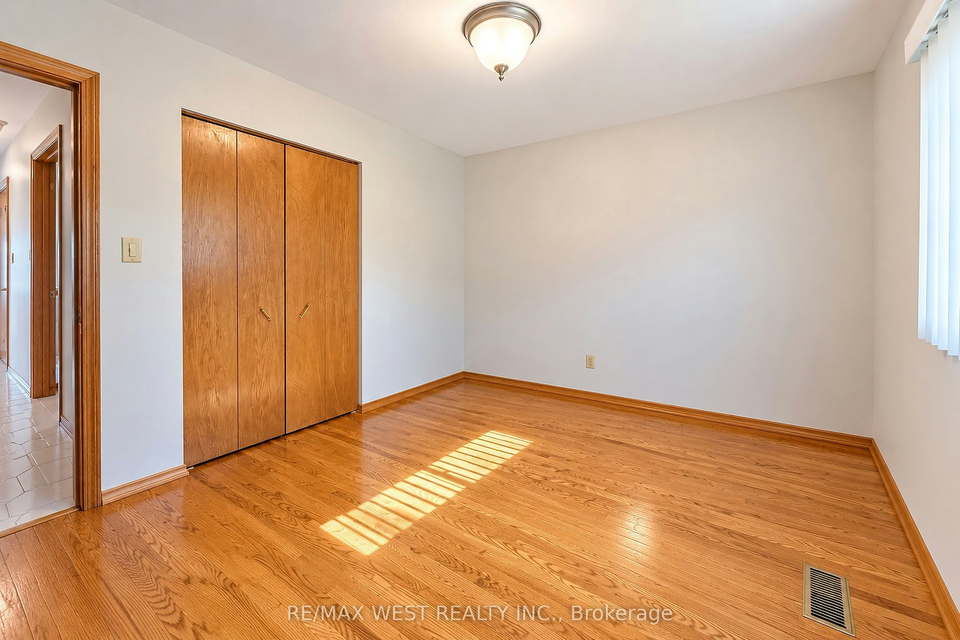 34 Glen Castle Drive, Hamilton, ON, L8G 2Z4 - 14