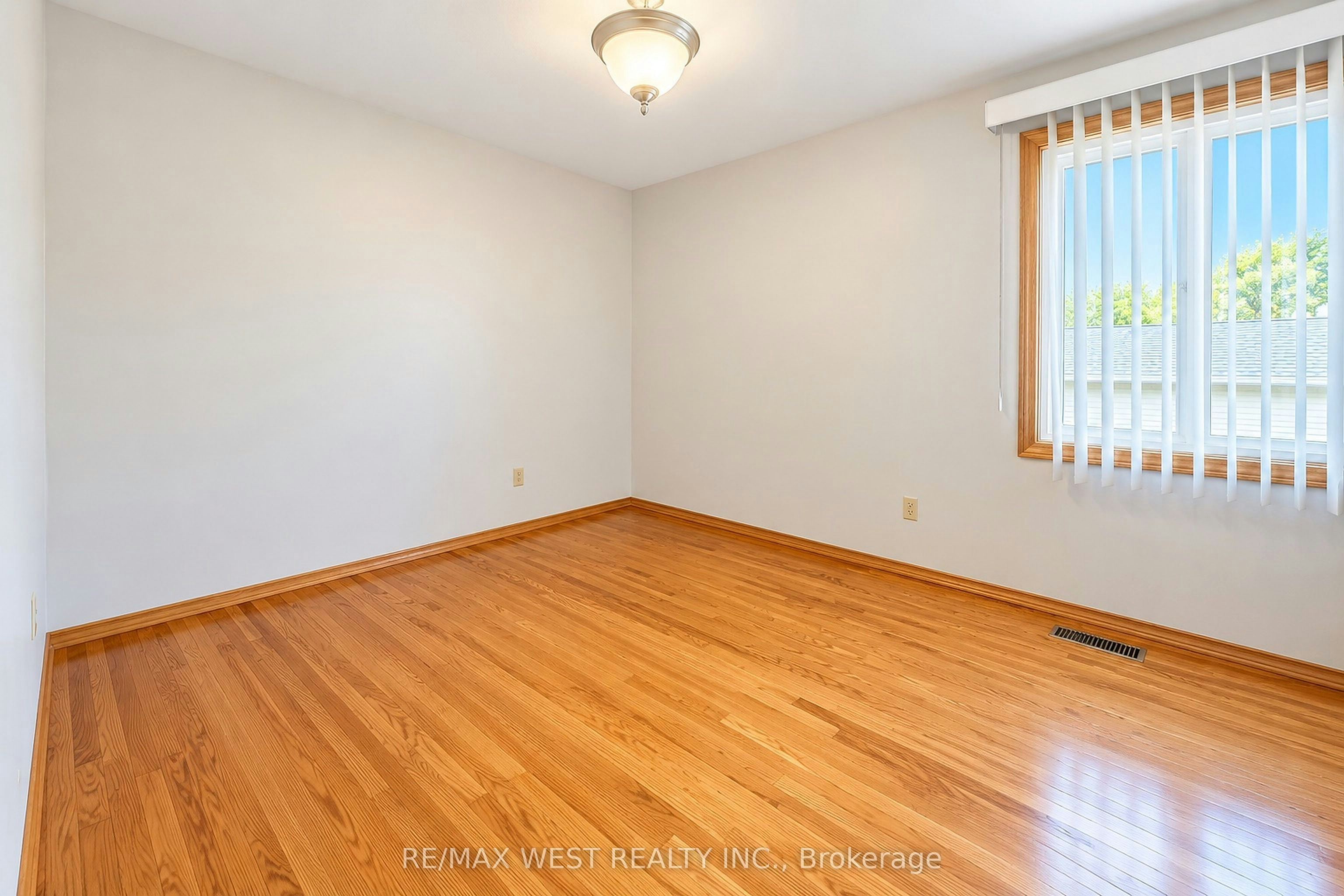 34 Glen Castle Drive, Hamilton, ON, L8G 2Z4 - 13