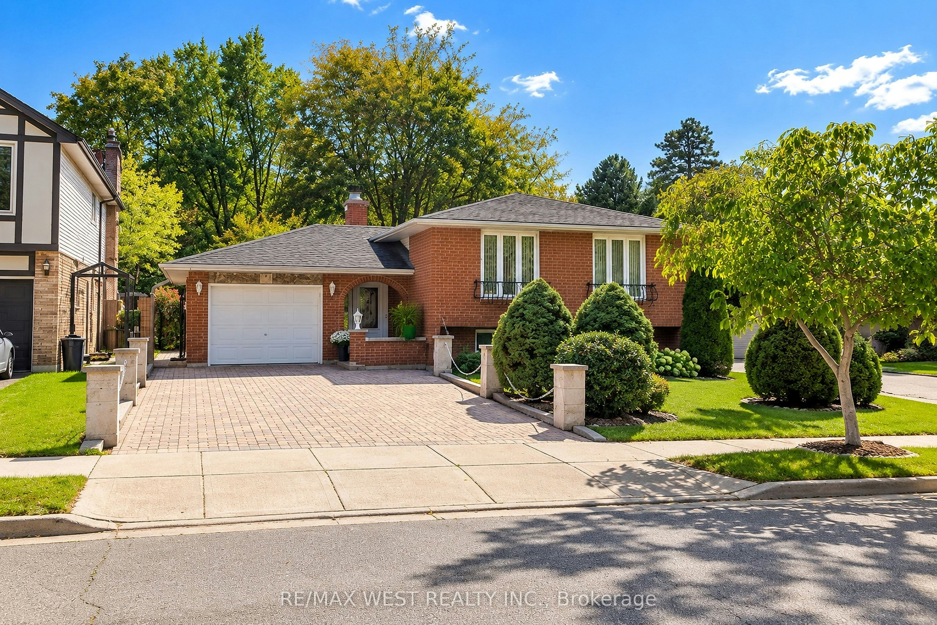 34 Glen Castle Drive, Hamilton, ON, L8G 2Z4