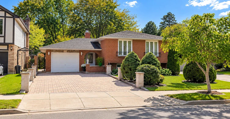 34 Glen Castle Drive, Hamilton, ON, L8G 2Z4