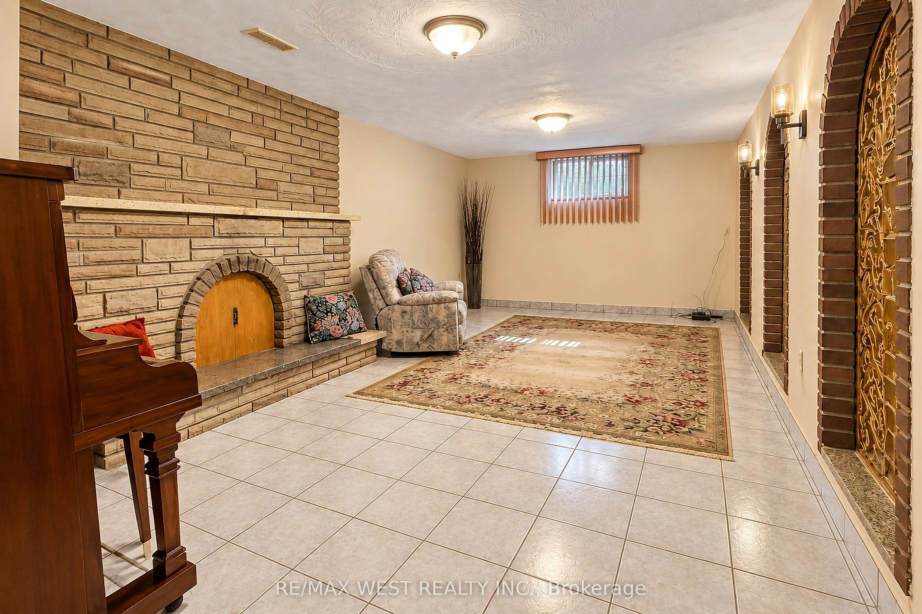 34 Glen Castle Drive, Hamilton, ON, L8G 2Z4 - 15