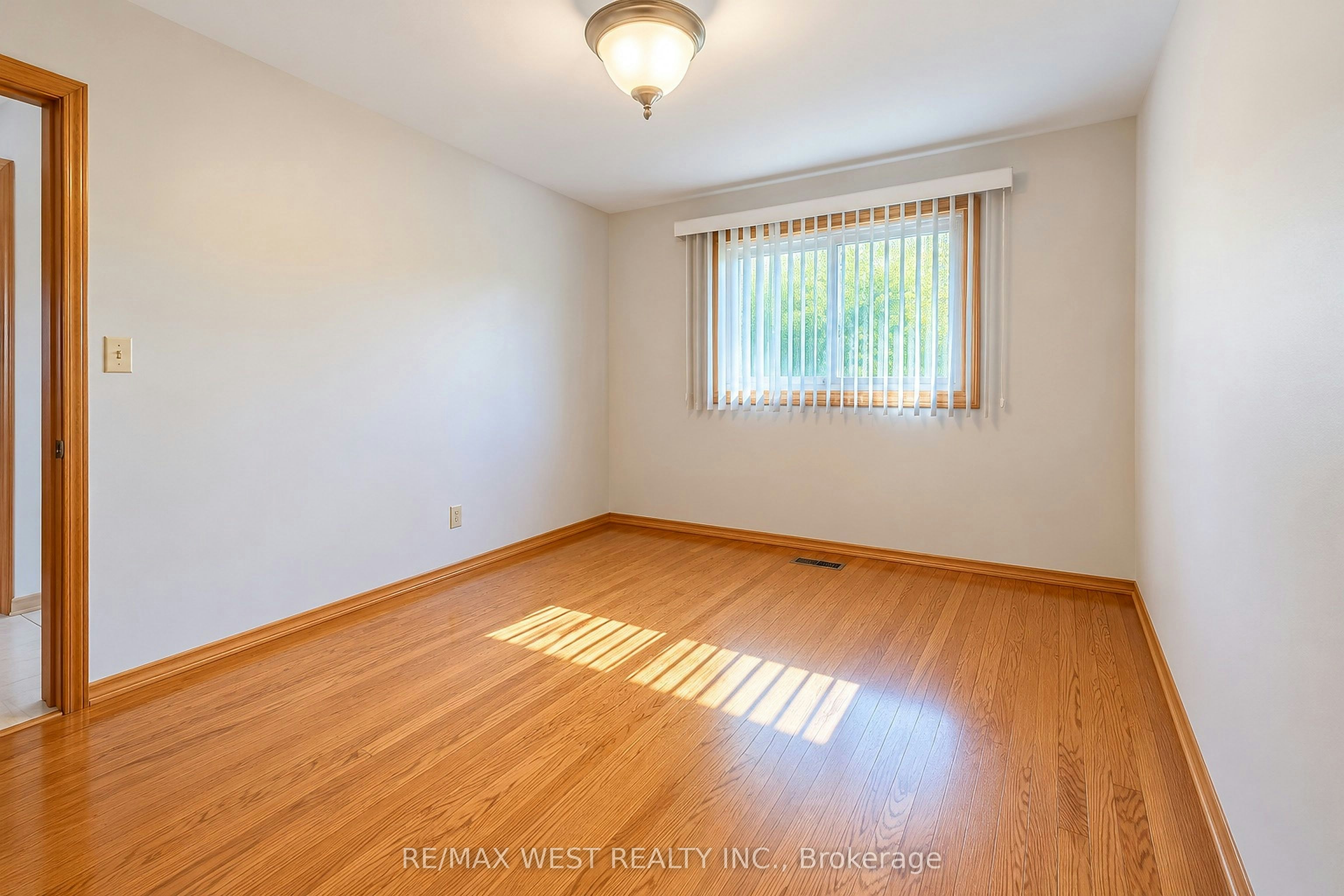 34 Glen Castle Drive, Hamilton, ON, L8G 2Z4 - 11