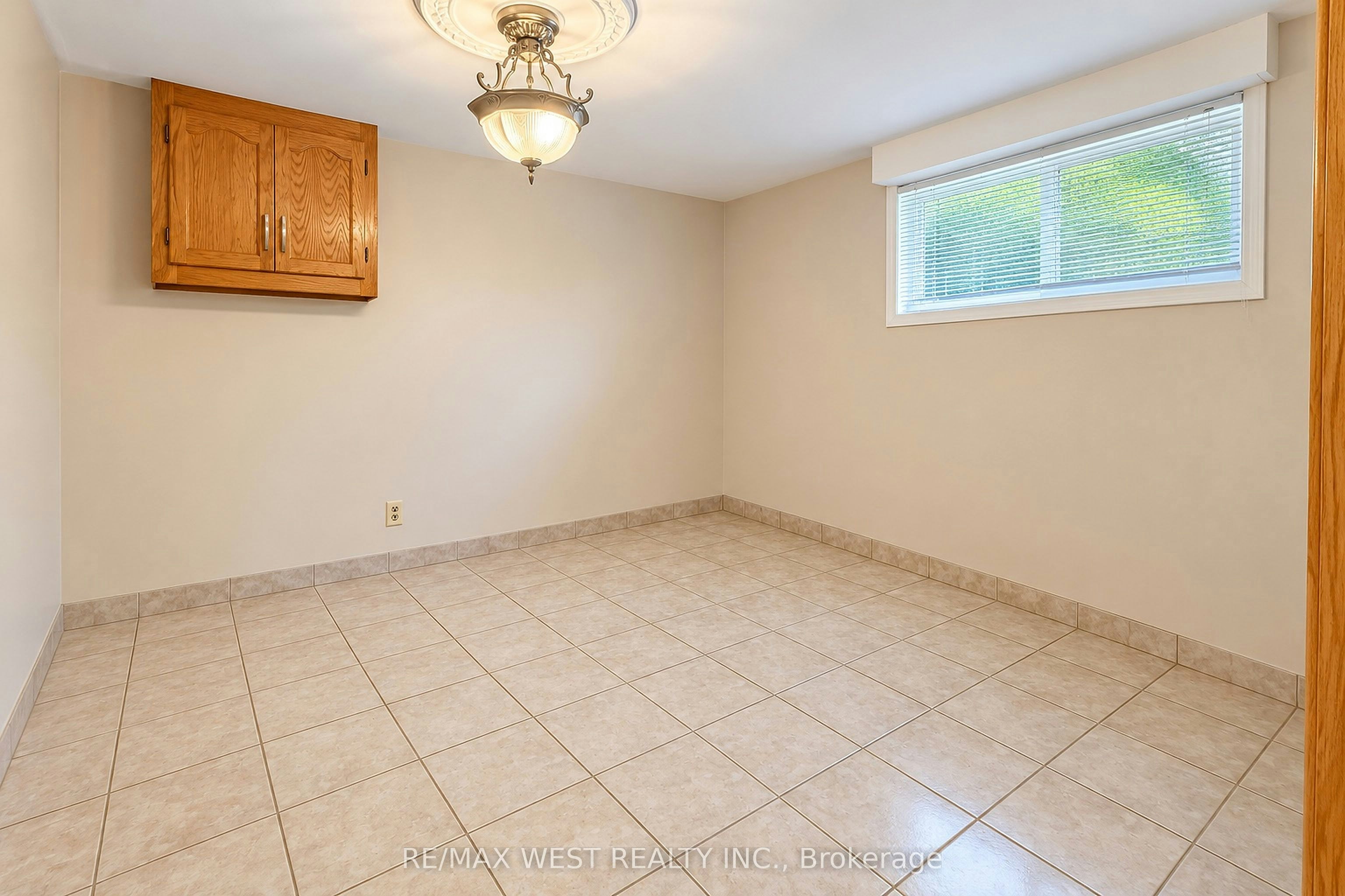 34 Glen Castle Drive, Hamilton, ON, L8G 2Z4 - 19