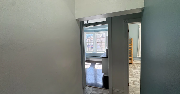 3-358 Main Street W, Hamilton, ON, L8P 1K2