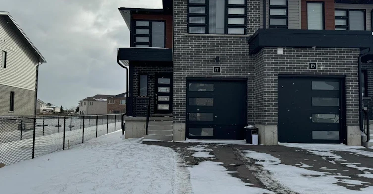 17 Wilkinson Avenue, Cambridge, ON, N1S 0C5