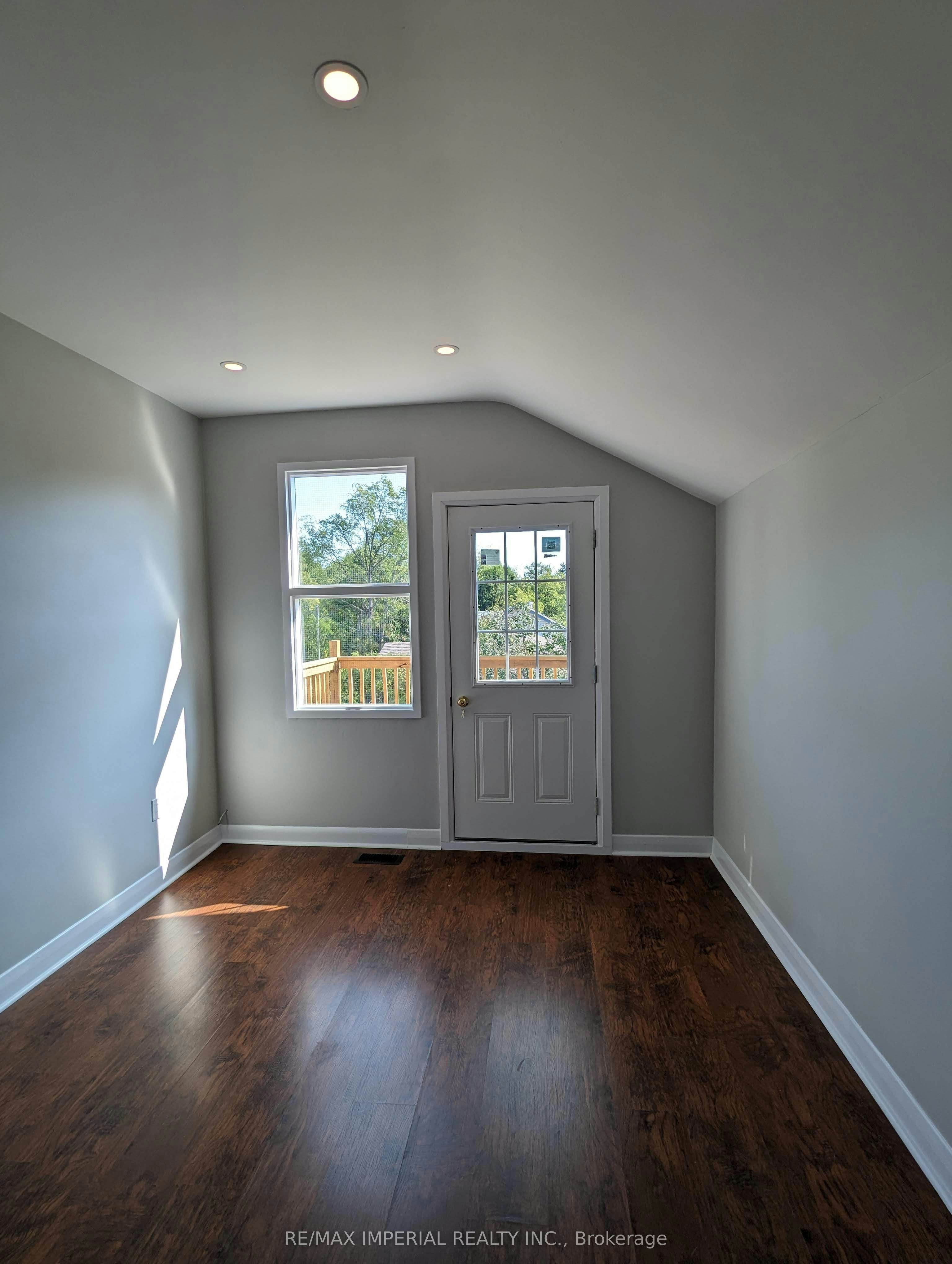 Upper-2 Huron Street, Kawartha Lakes, ON, K9V 2H2 - 5