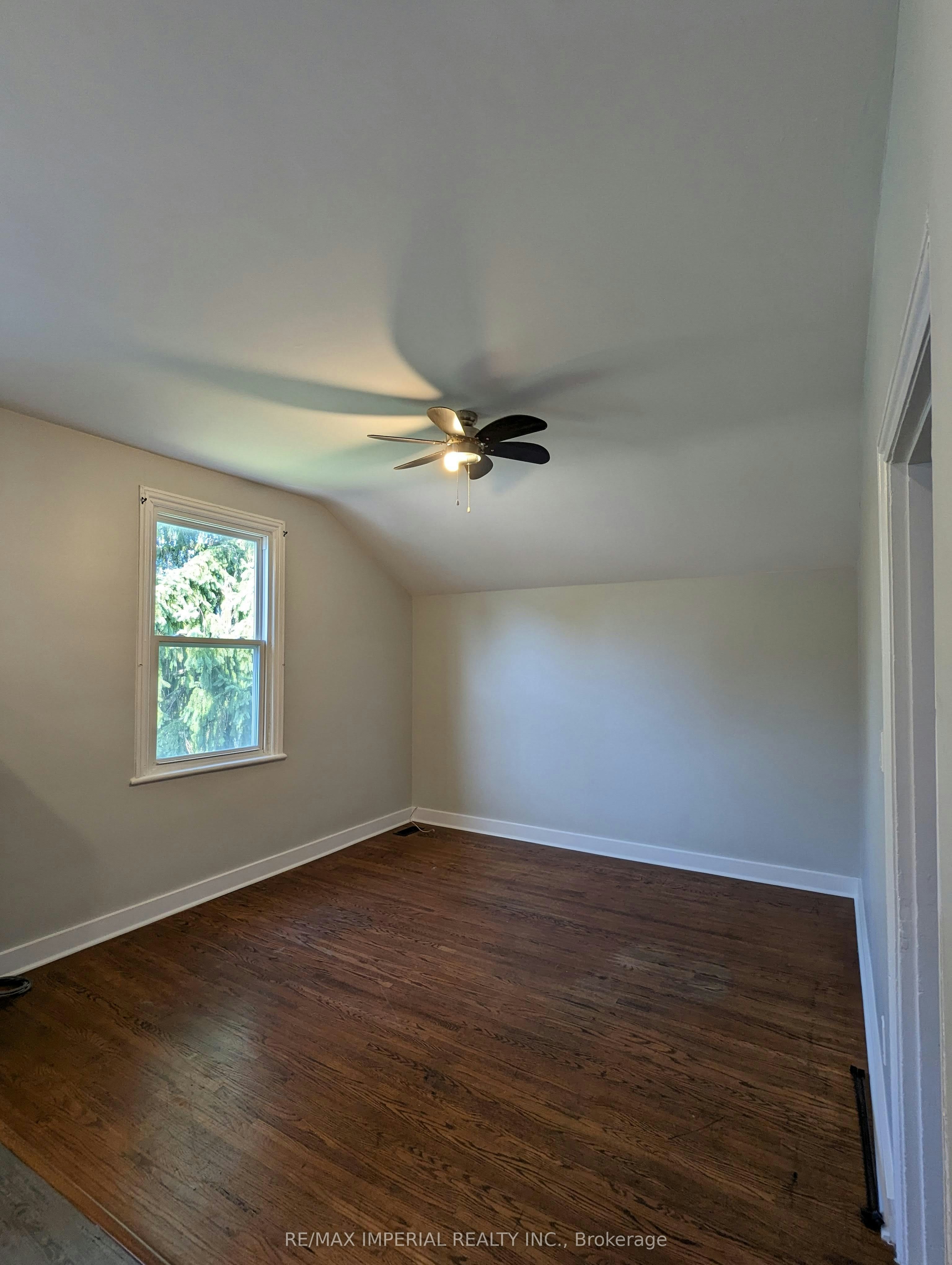 Upper-2 Huron Street, Kawartha Lakes, ON, K9V 2H2 - 2