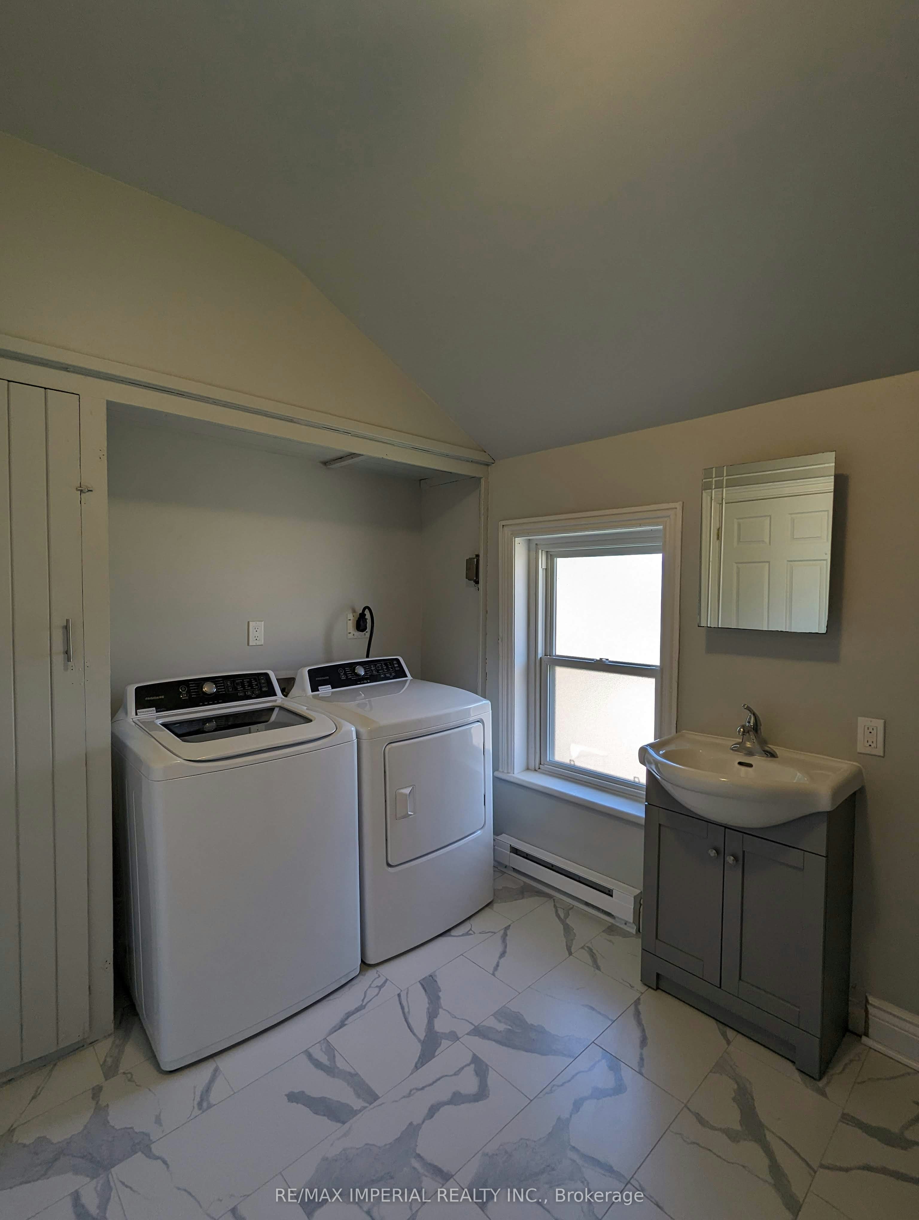 Upper-2 Huron Street, Kawartha Lakes, ON, K9V 2H2 - 3
