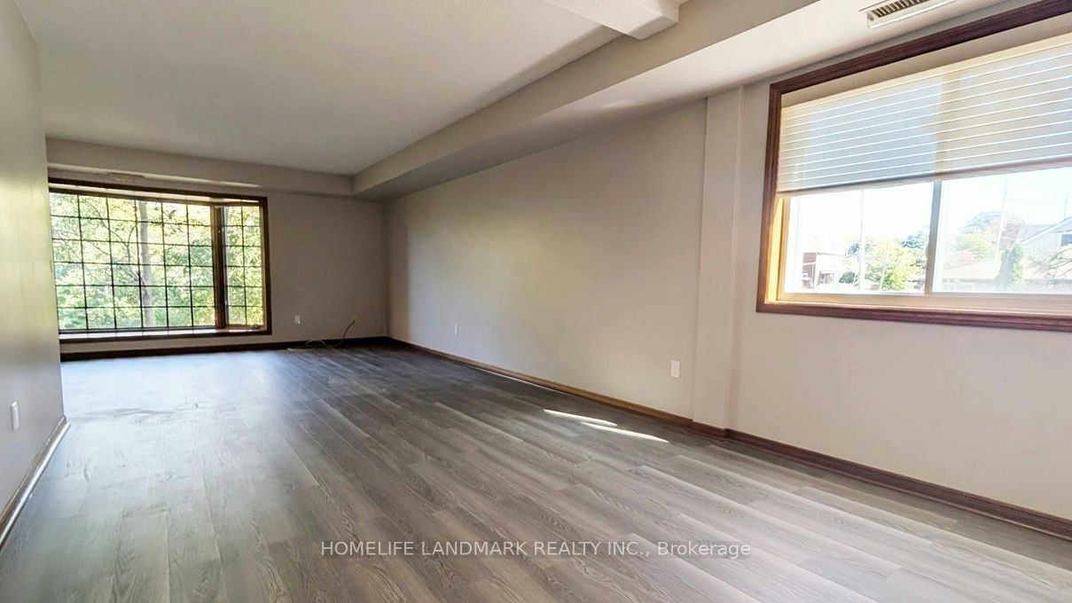 106-4 Albert Street, Cambridge, ON, N1R 3M4 - 3