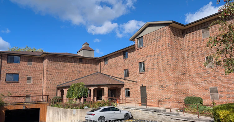 106-4 Albert Street, Cambridge, ON, N1R 3M4